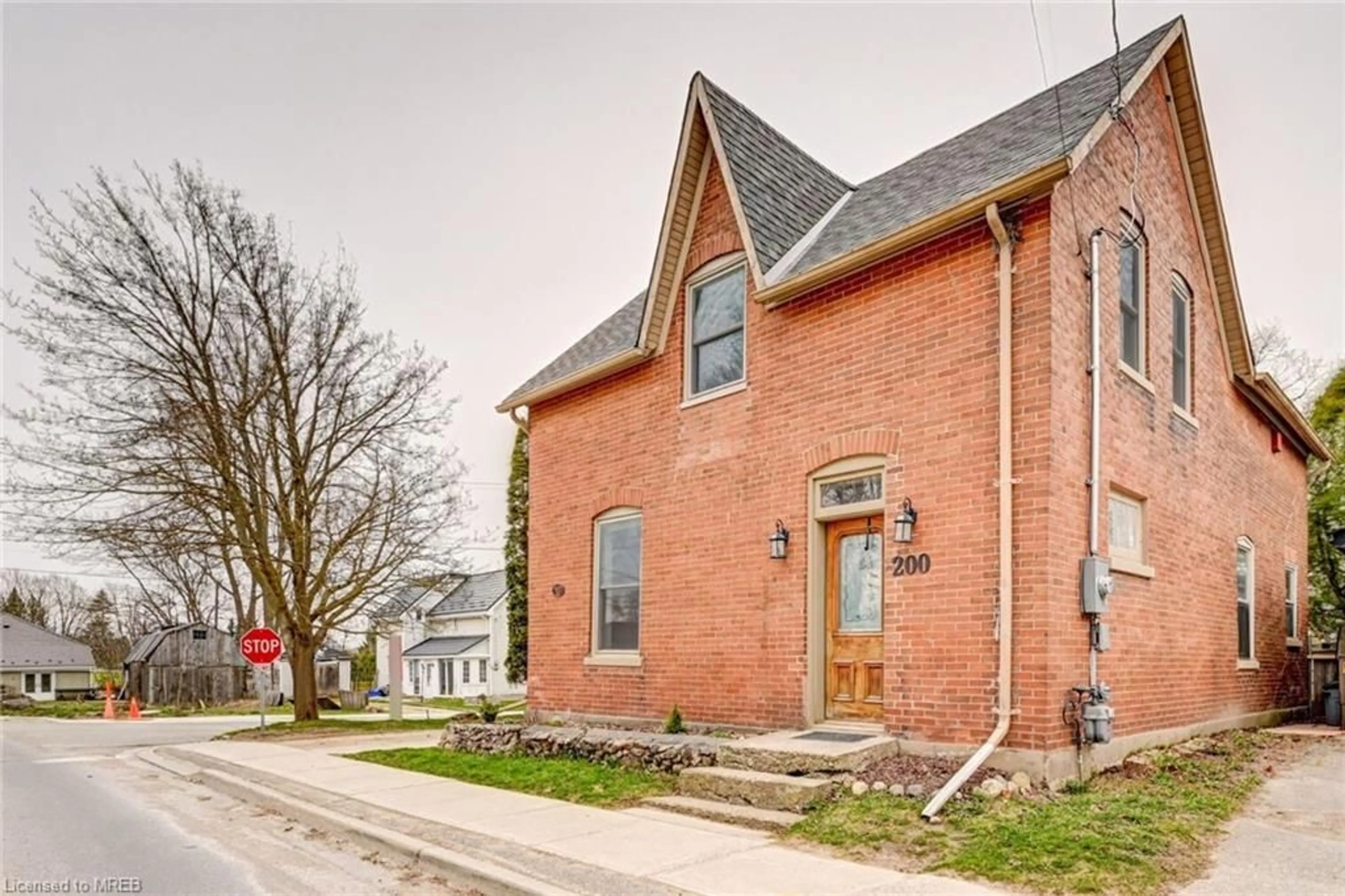 Home with brick exterior material for 200 Gordon St, Shelburne Ontario L9V 2X7