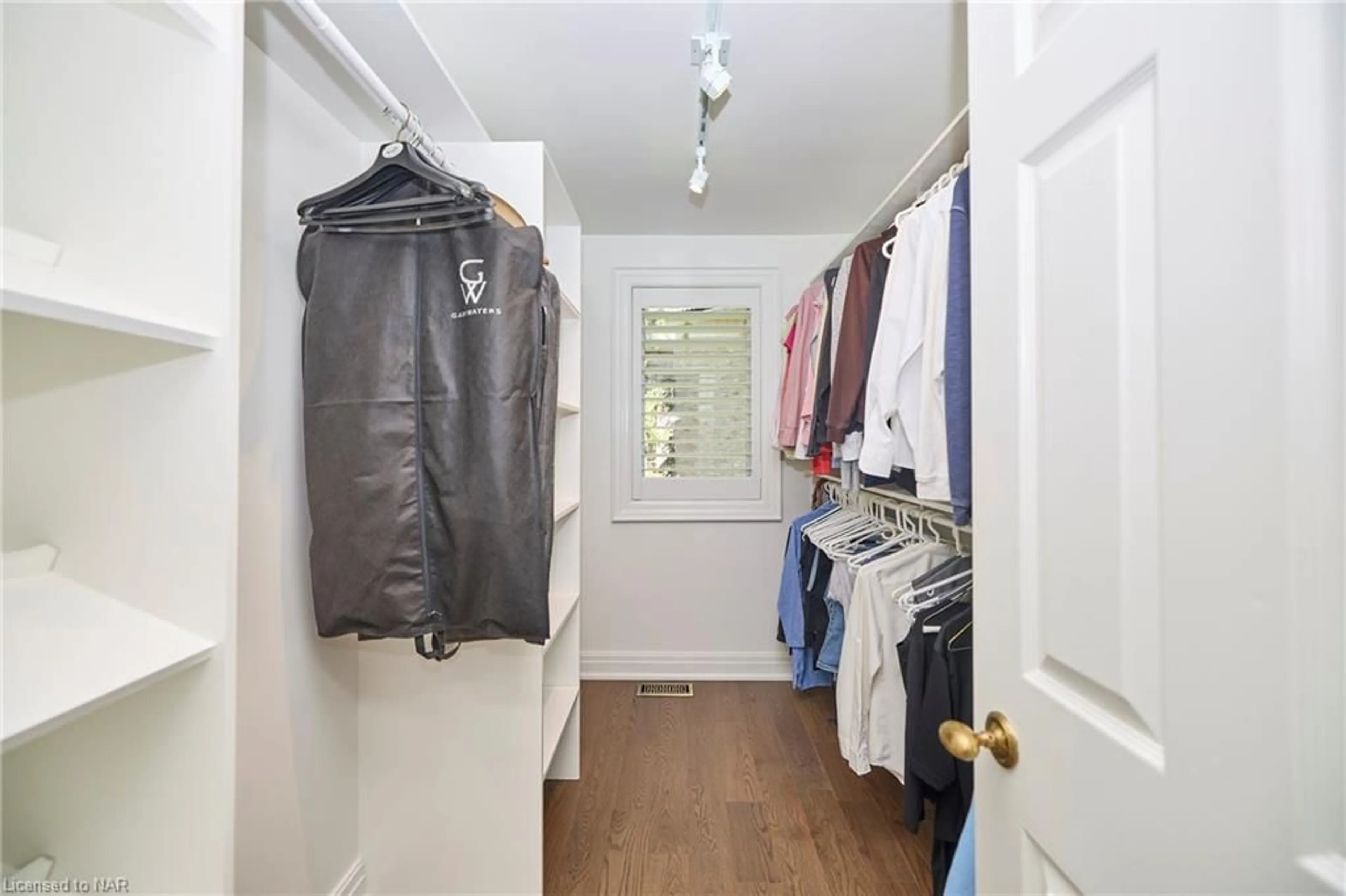 Storage room or clothes room or walk-in closet for 10 Pickwick Pl, Fonthill Ontario L0S 1E0