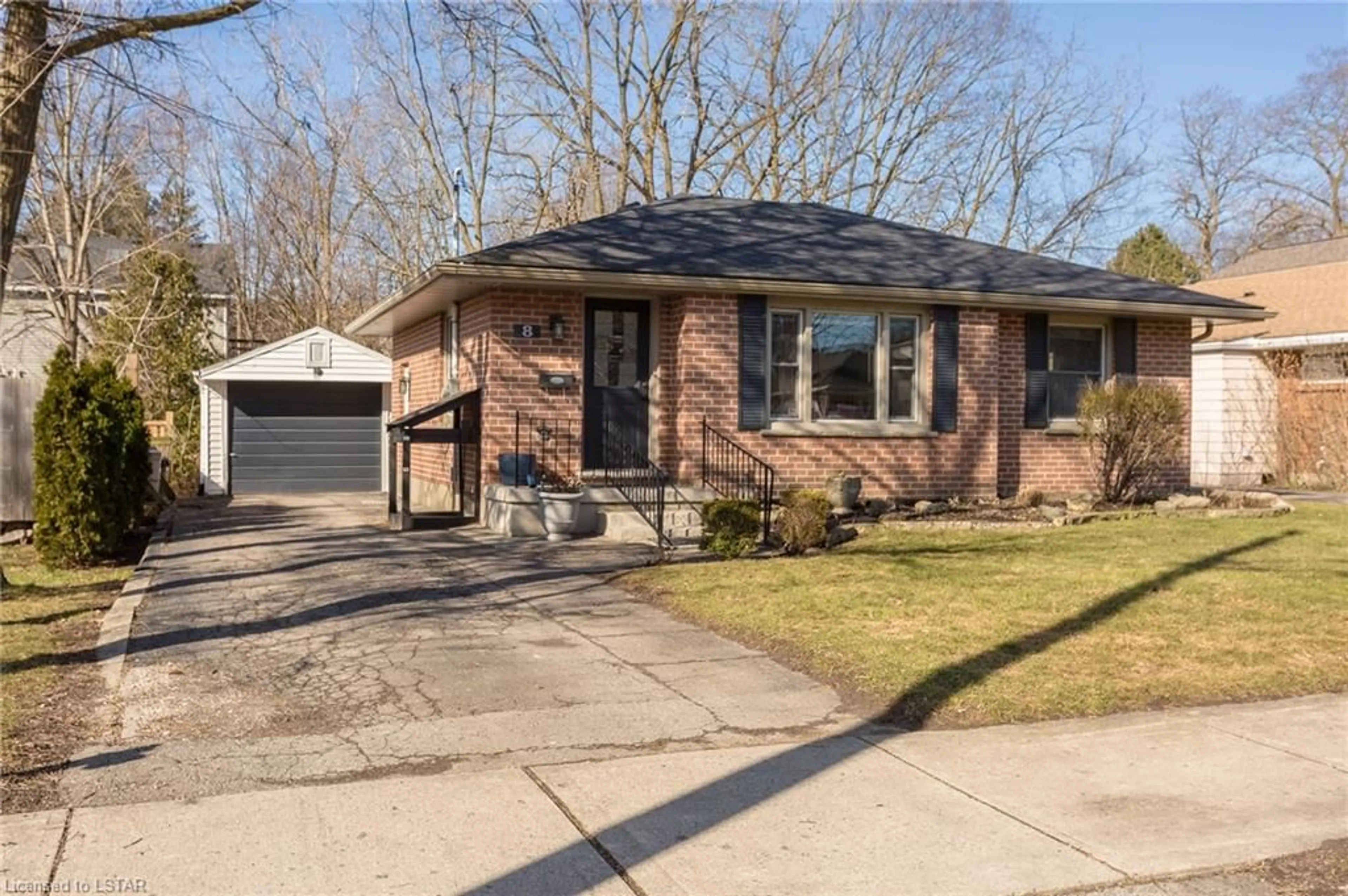 Home with brick exterior material for 8 Gower St, London Ontario N6H 2E6