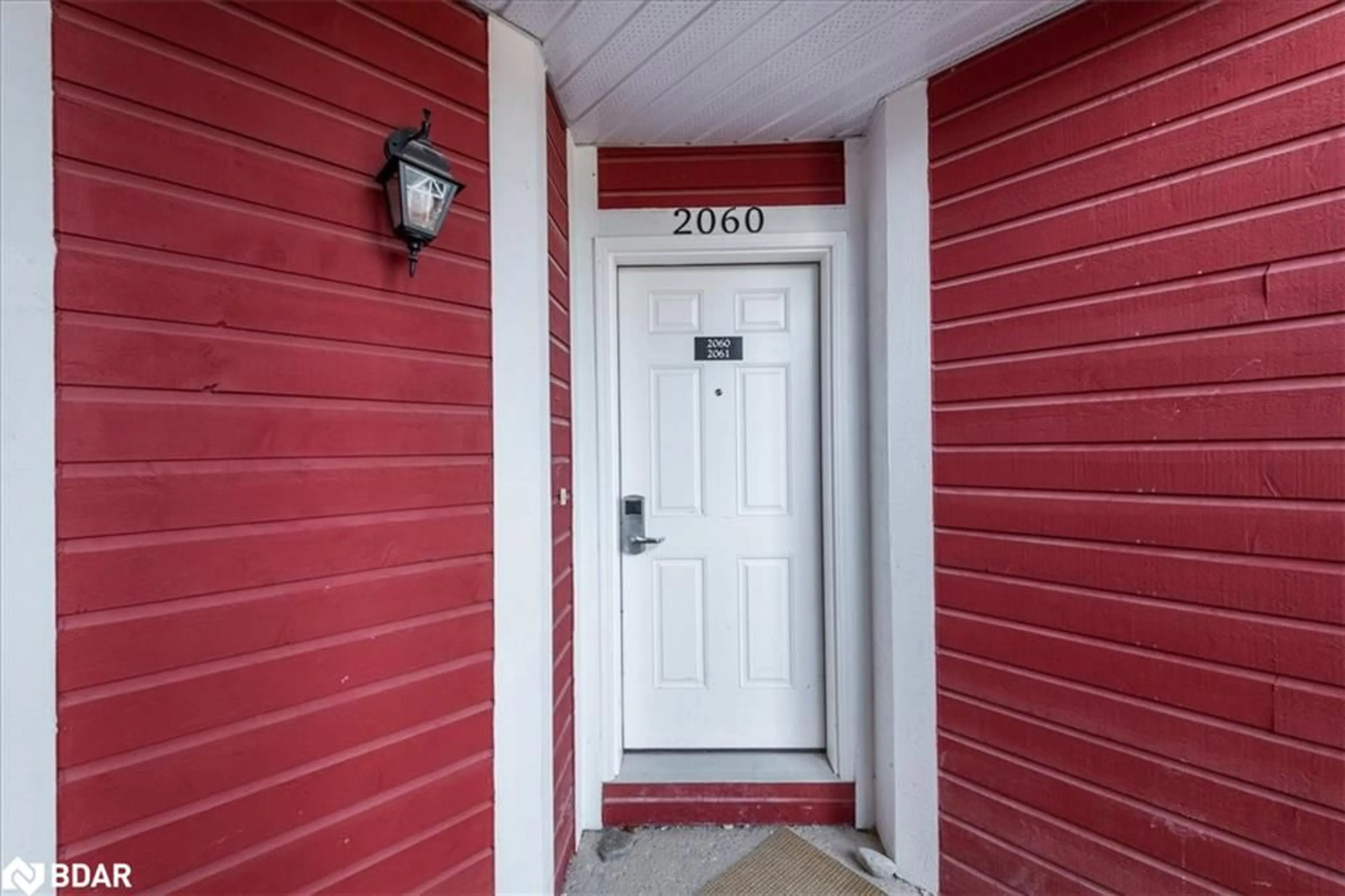 Indoor entryway for 90 Highland Drive Dr #2060, Oro-Medonte Ontario L0L 2X0