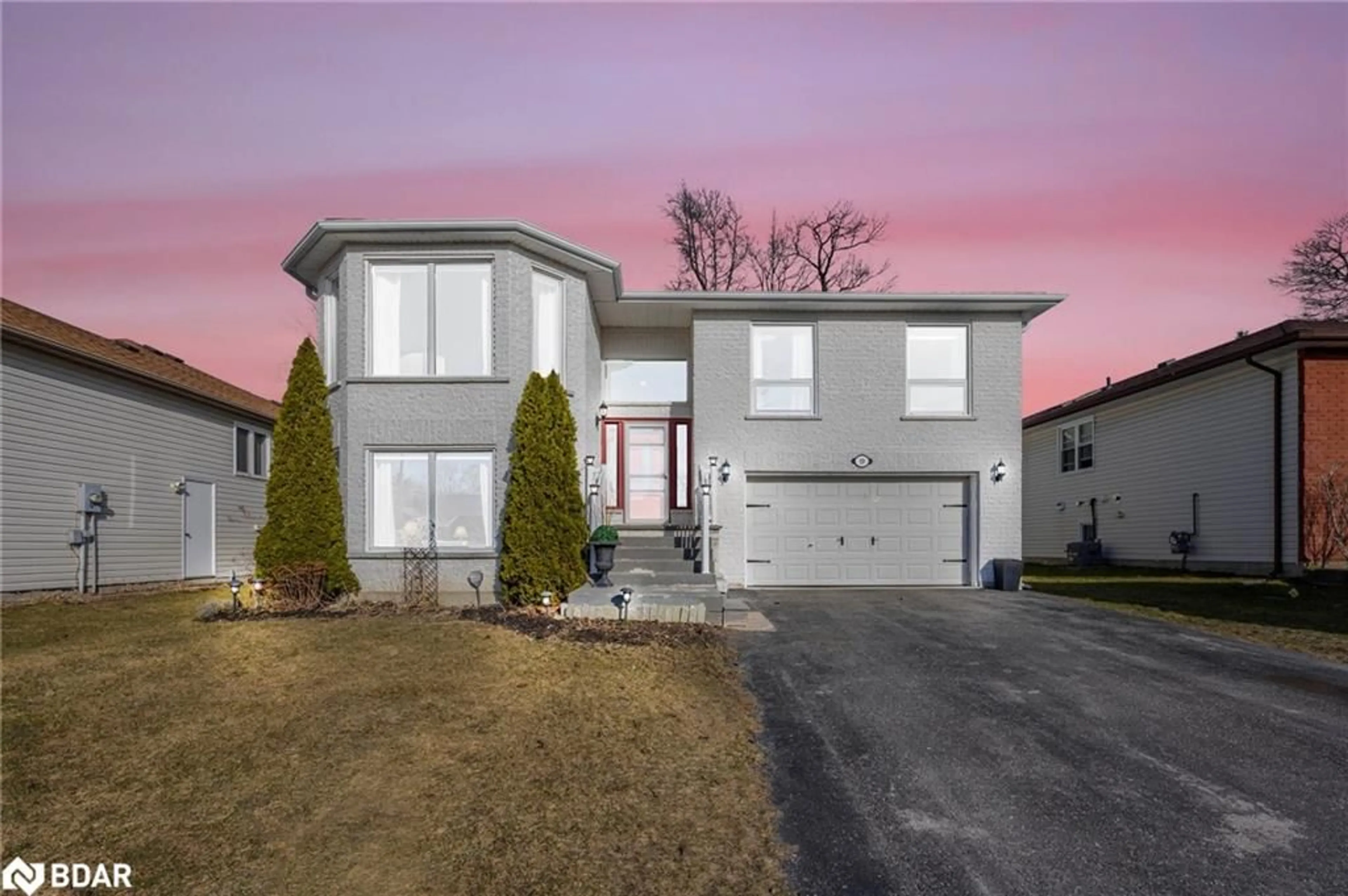 Frontside or backside of a home for 59 Riverdale Dr, Wasaga Beach Ontario L9Z 1G1