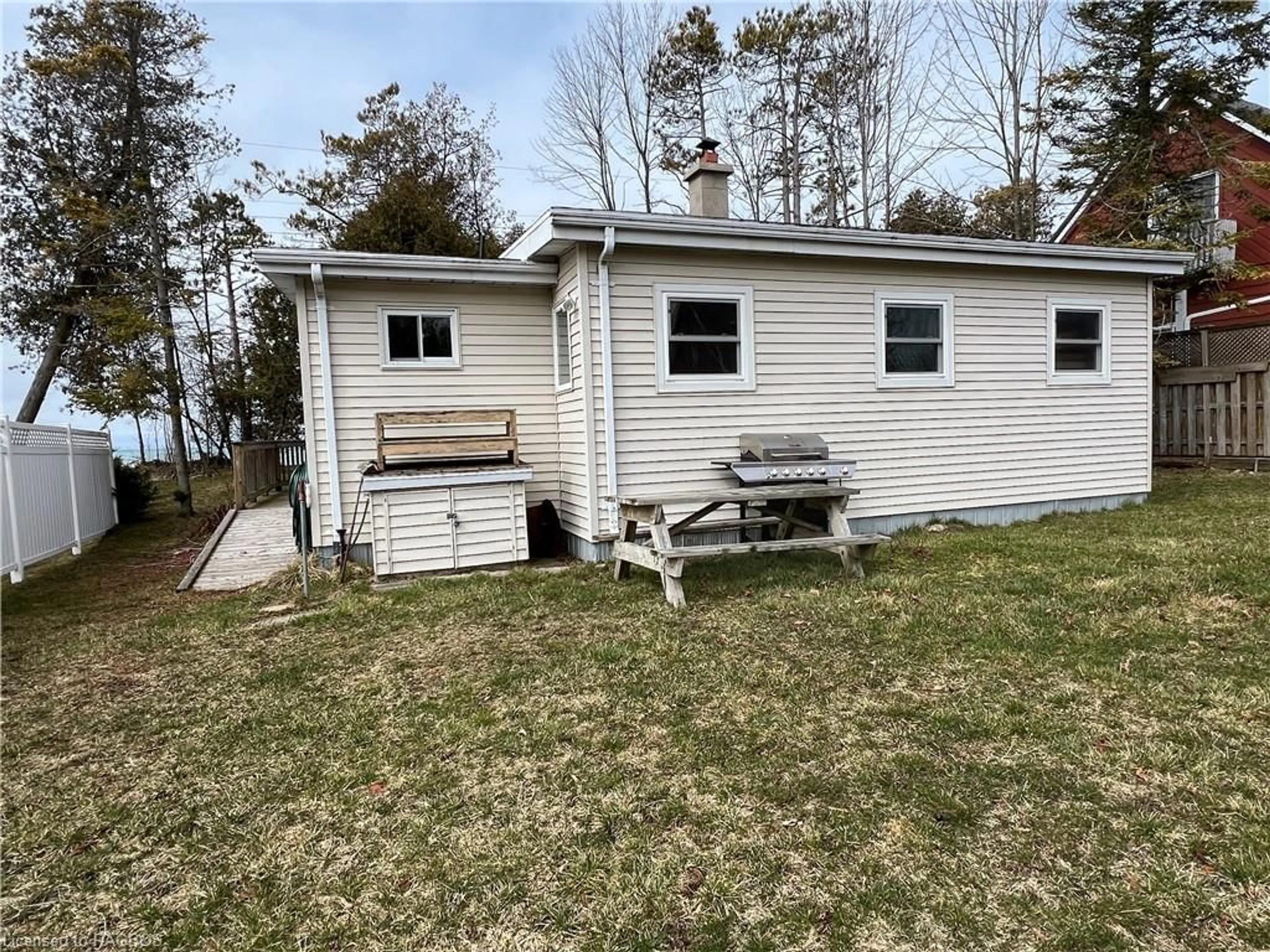 Cottage for 183 Huron Rd, Point Clark Ontario N2Z 2X3