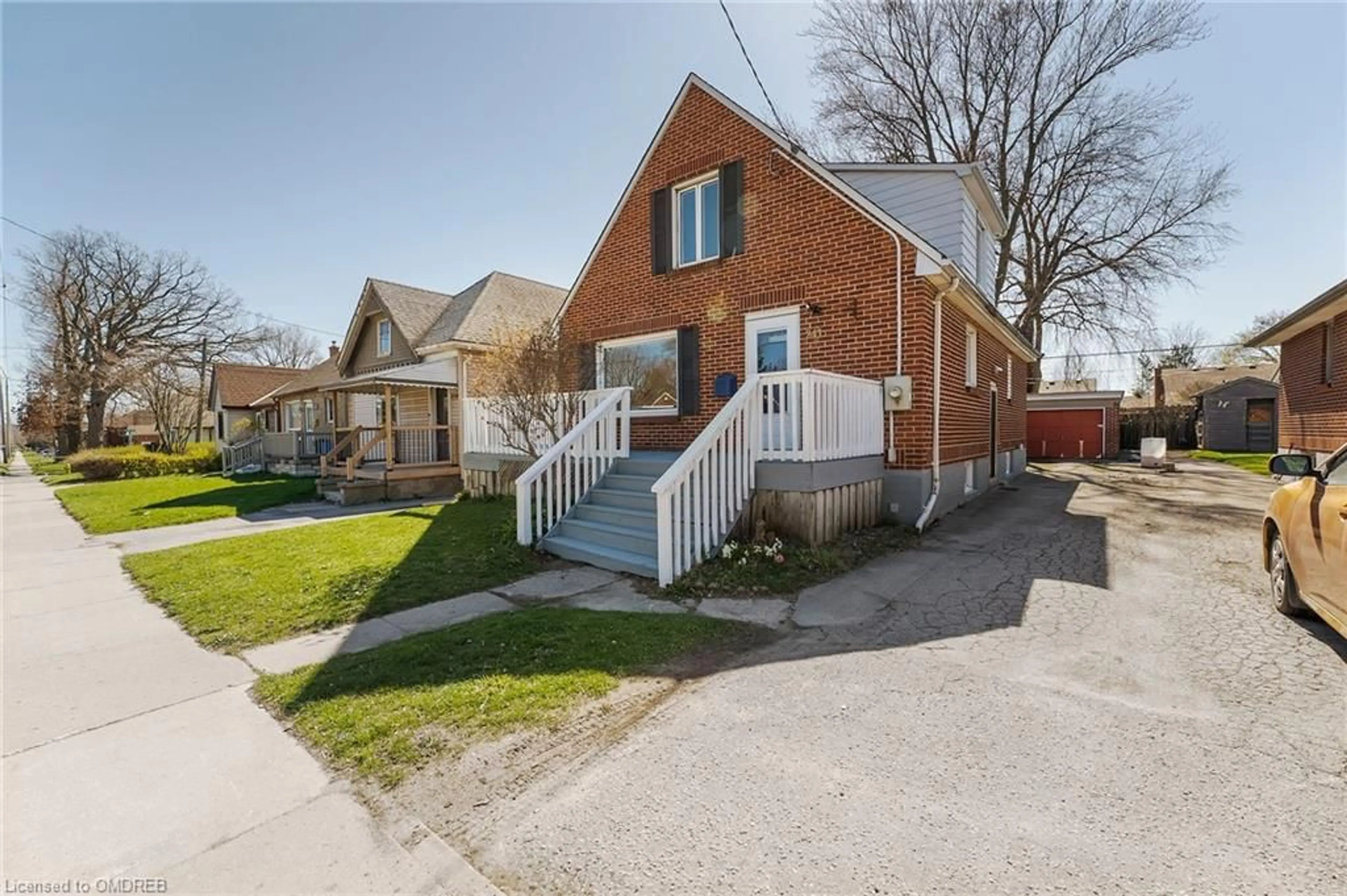 Frontside or backside of a home for 241 Highbury Ave, London Ontario N5Z 2W8