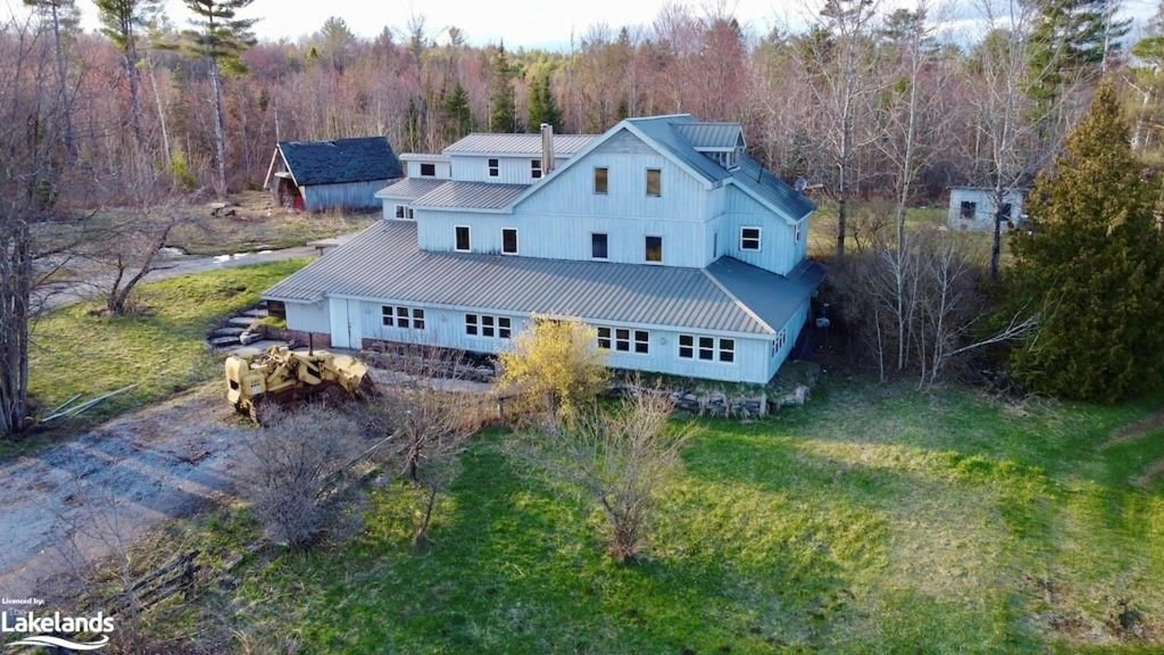 Outside view for 4177 County Road 121, Kinmount Ontario K0M 2A0