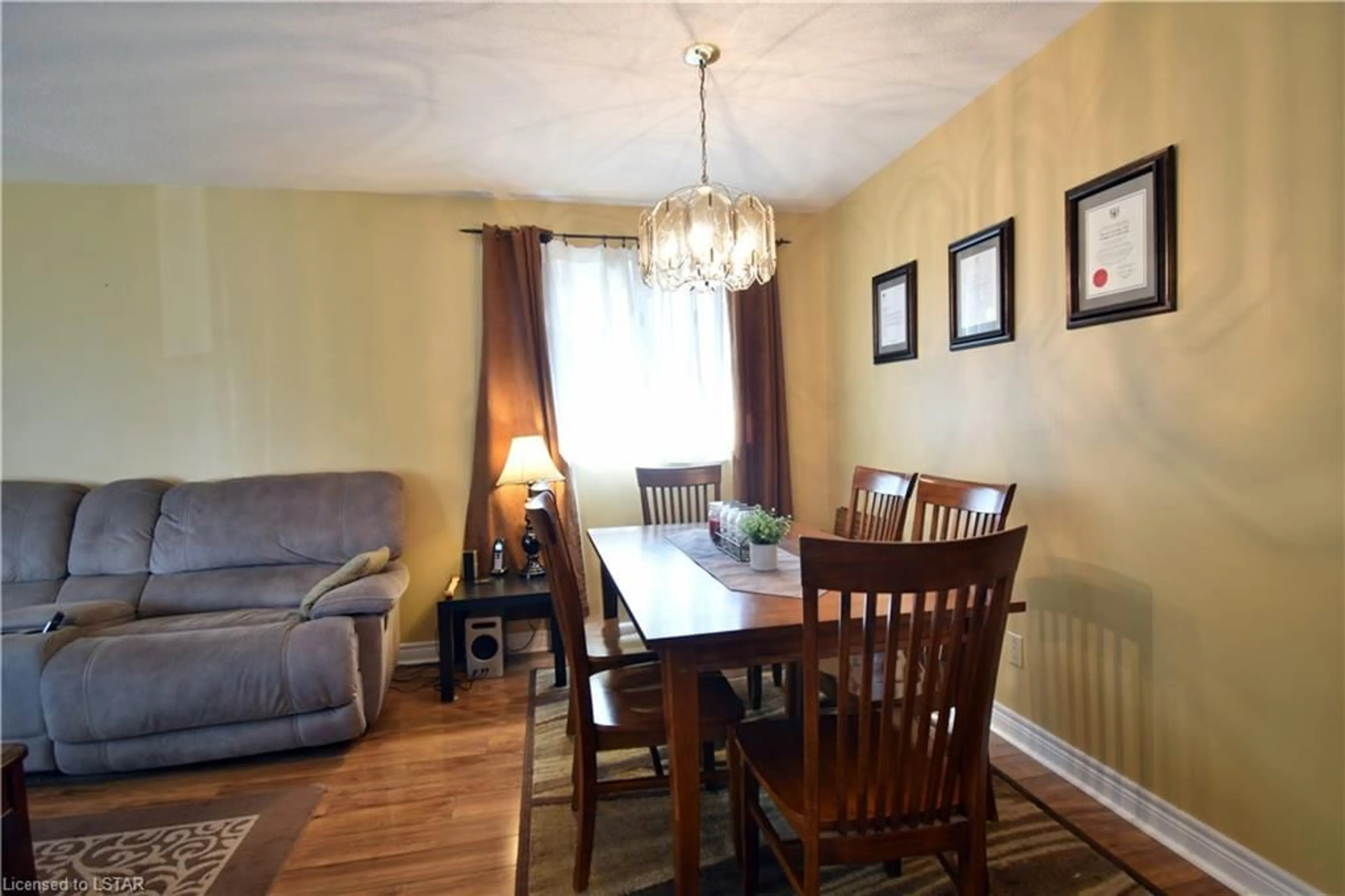 Dining room for 58 Ponderosa Cres, London Ontario N6E 2L6