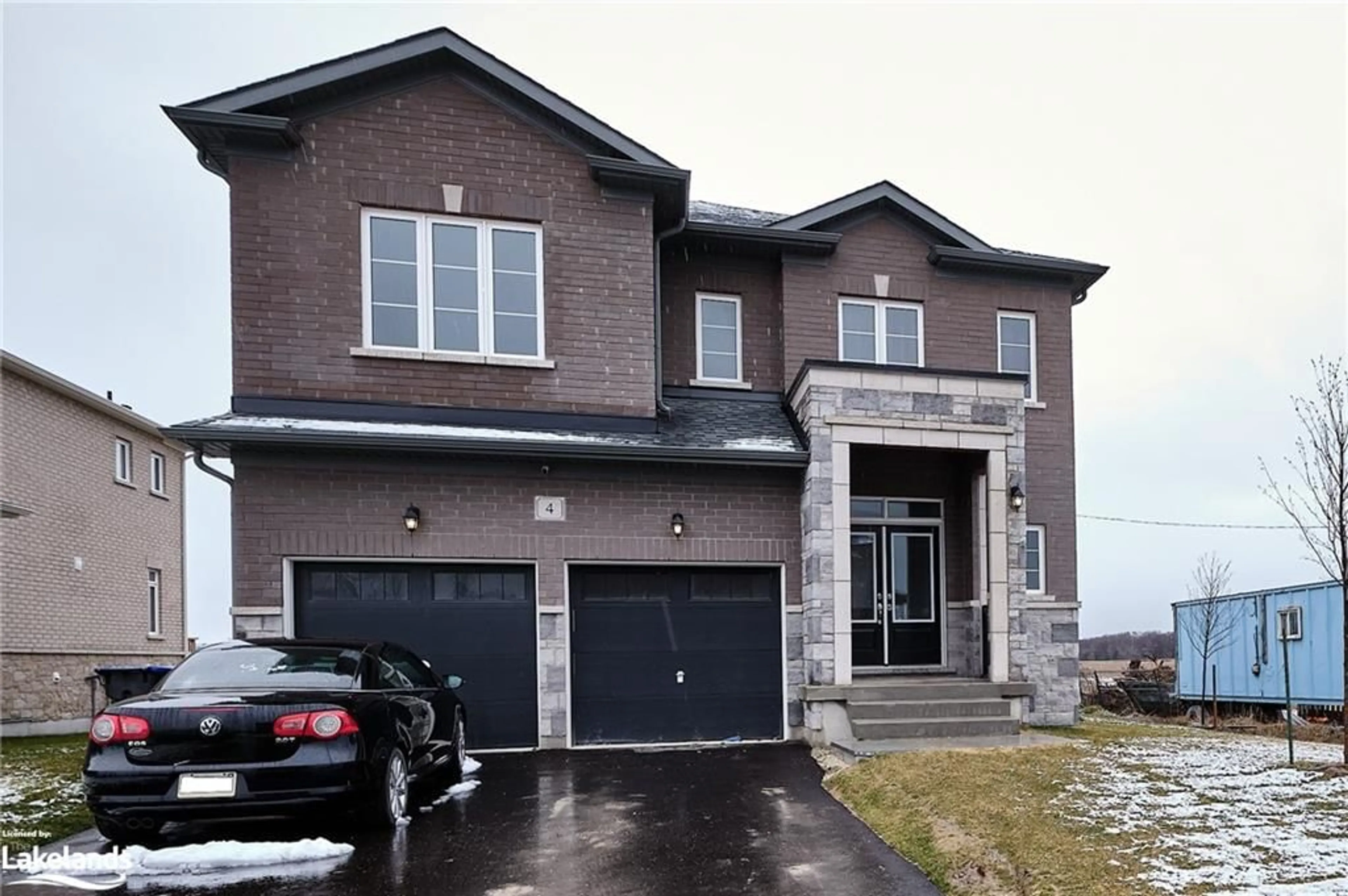 Home with brick exterior material for 4 Middleton Dr, Wasaga Beach Ontario L9Z 0K9