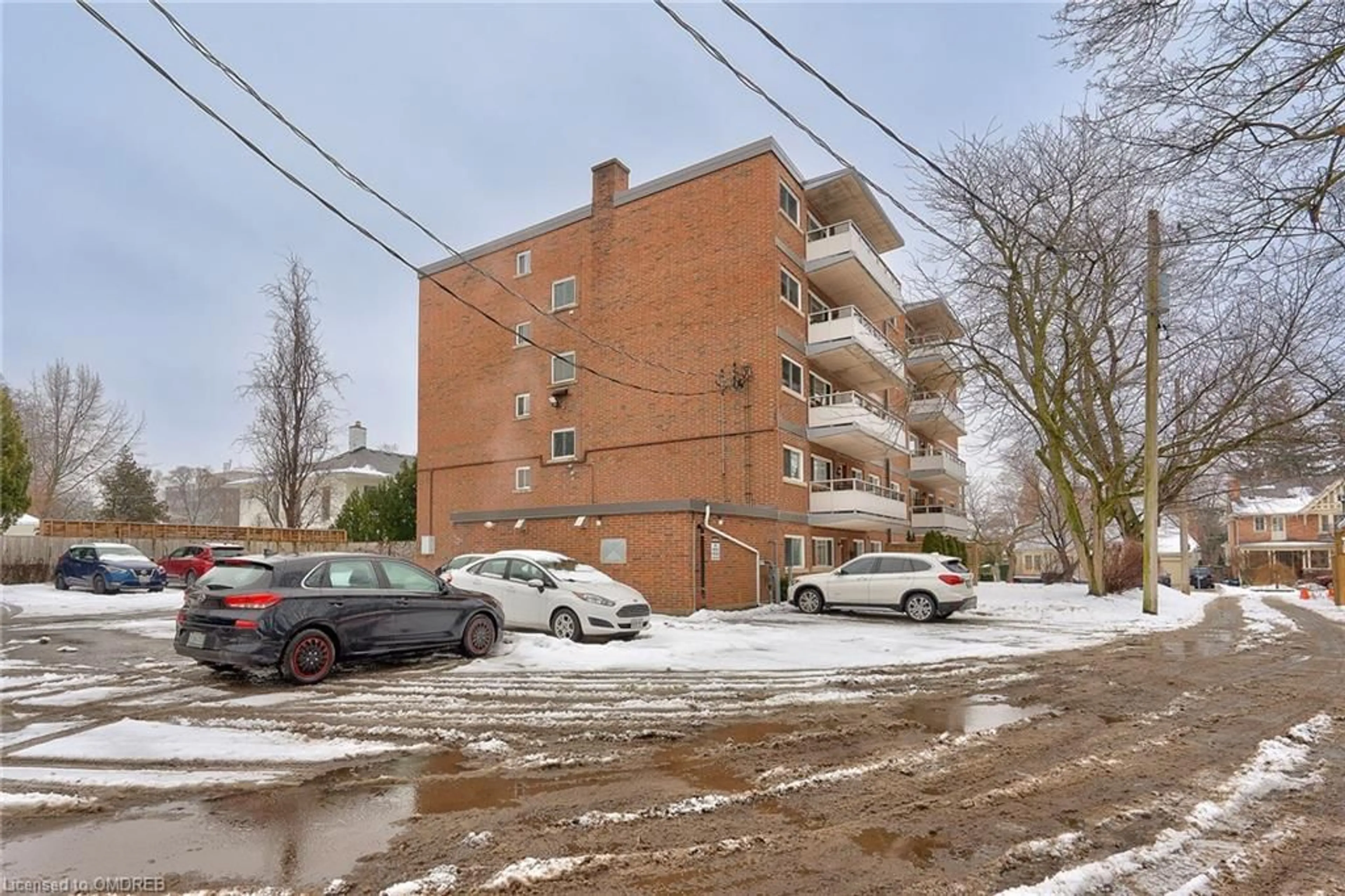 A pic from exterior of the house or condo for 14 Norris Pl #103, St. Catharines Ontario L2R 2W8