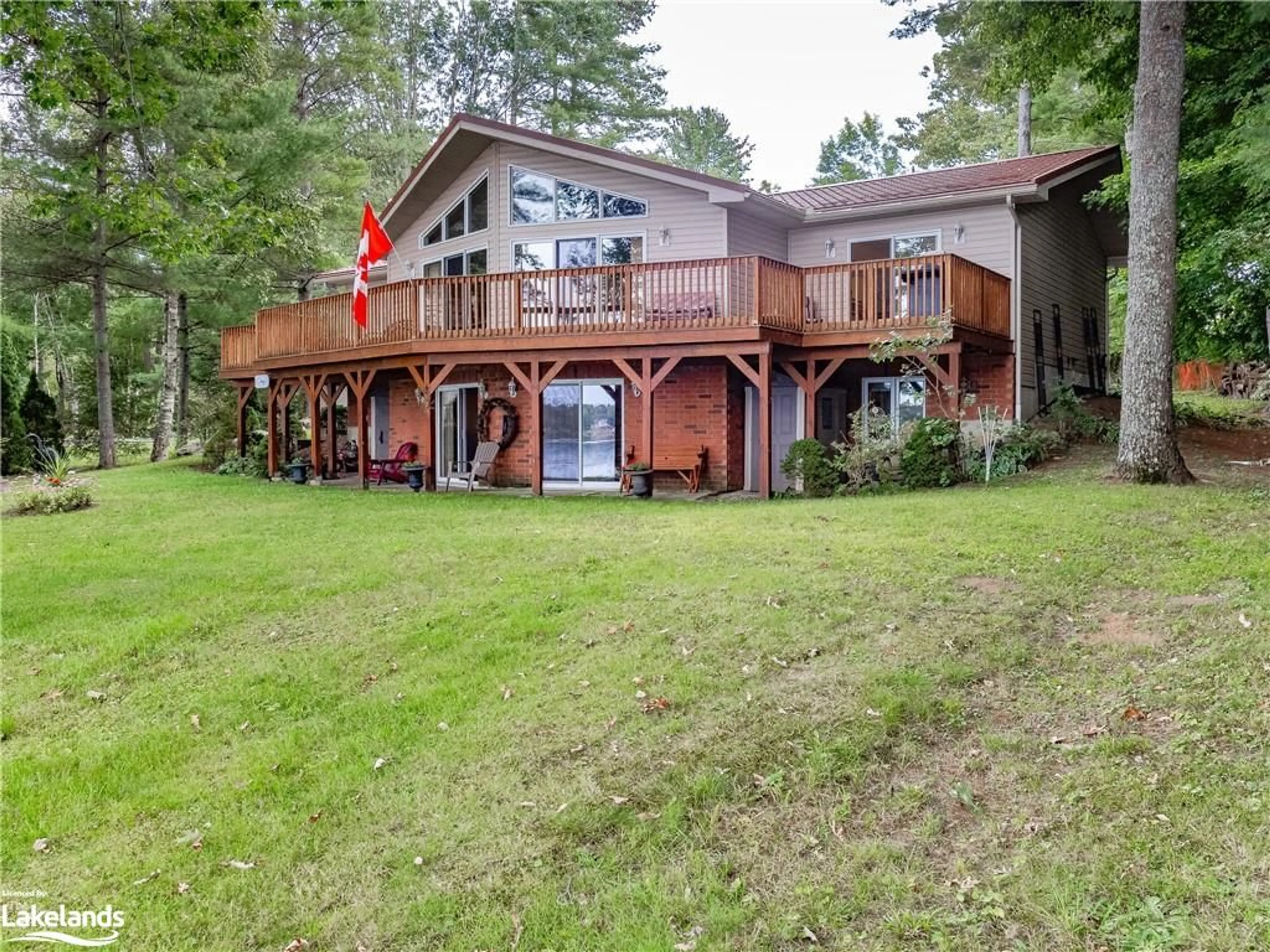 Outside view for 1832 Kilworthy Rd, Gravenhurst Ontario P0E 1G0