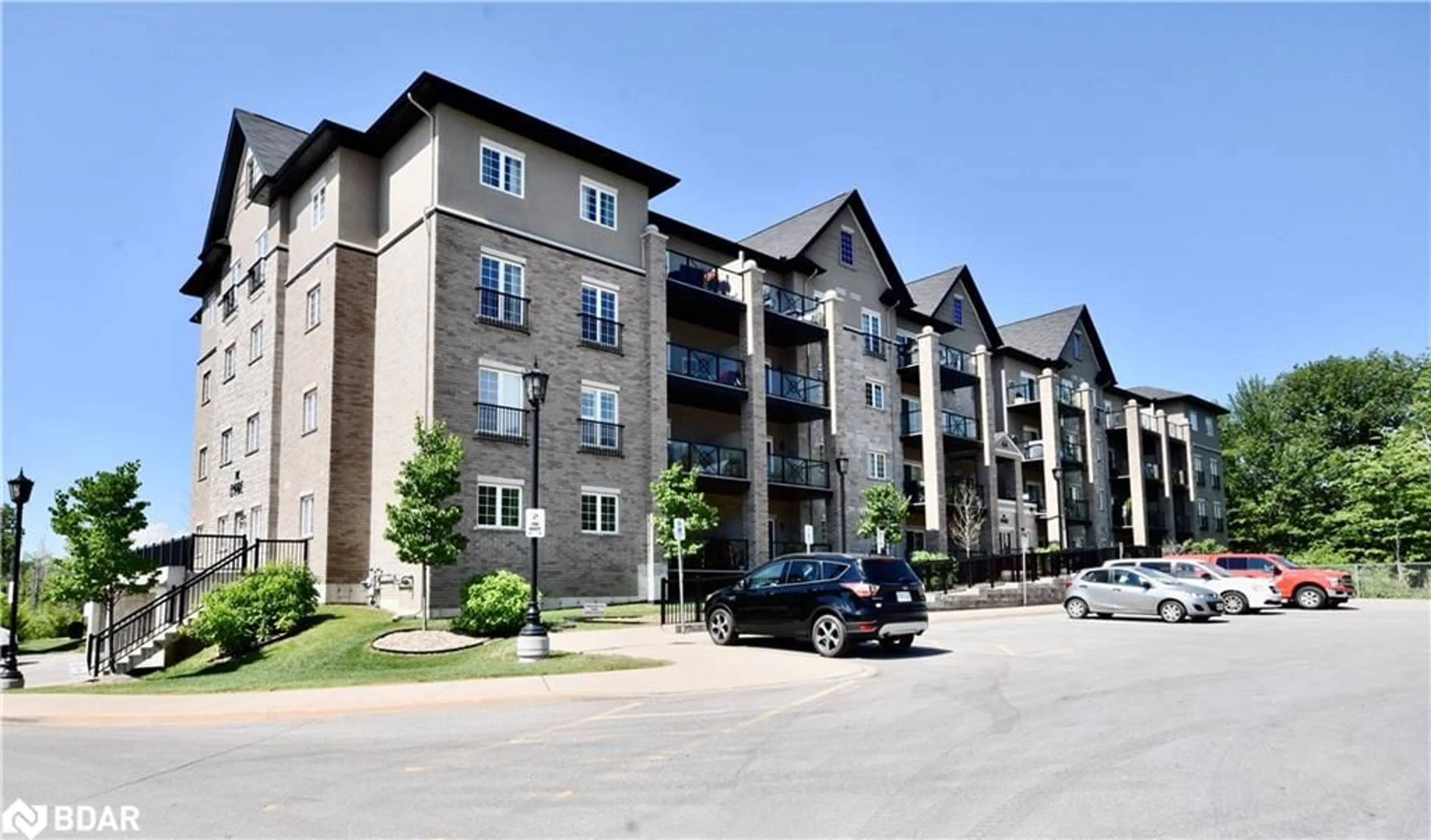 A pic from exterior of the house or condo for 44 Ferndale Dr #405, Barrie Ontario L4N 9V5