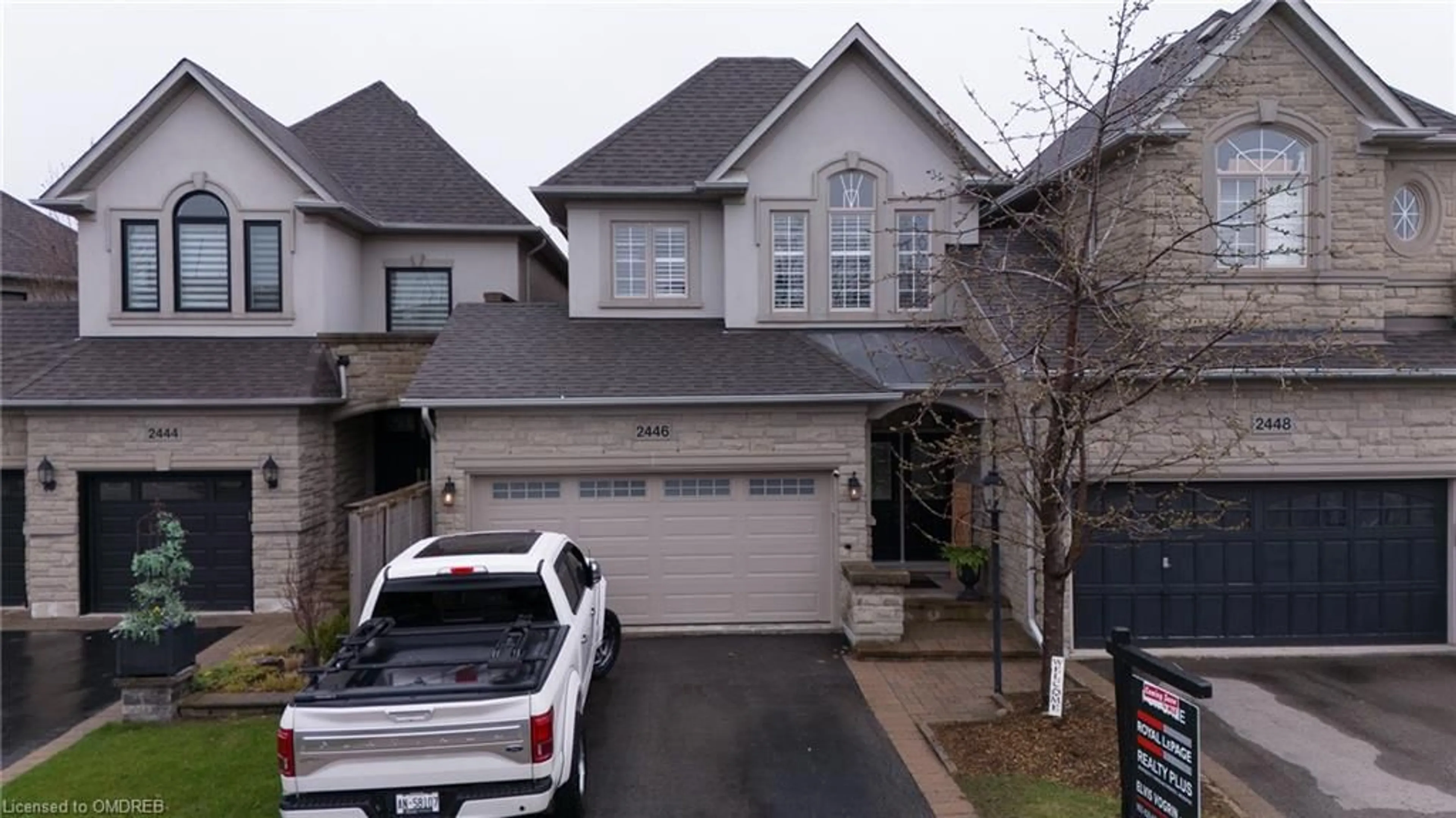 Frontside or backside of a home for 2446 Valleyridge Dr, Oakville Ontario L6M 5G7