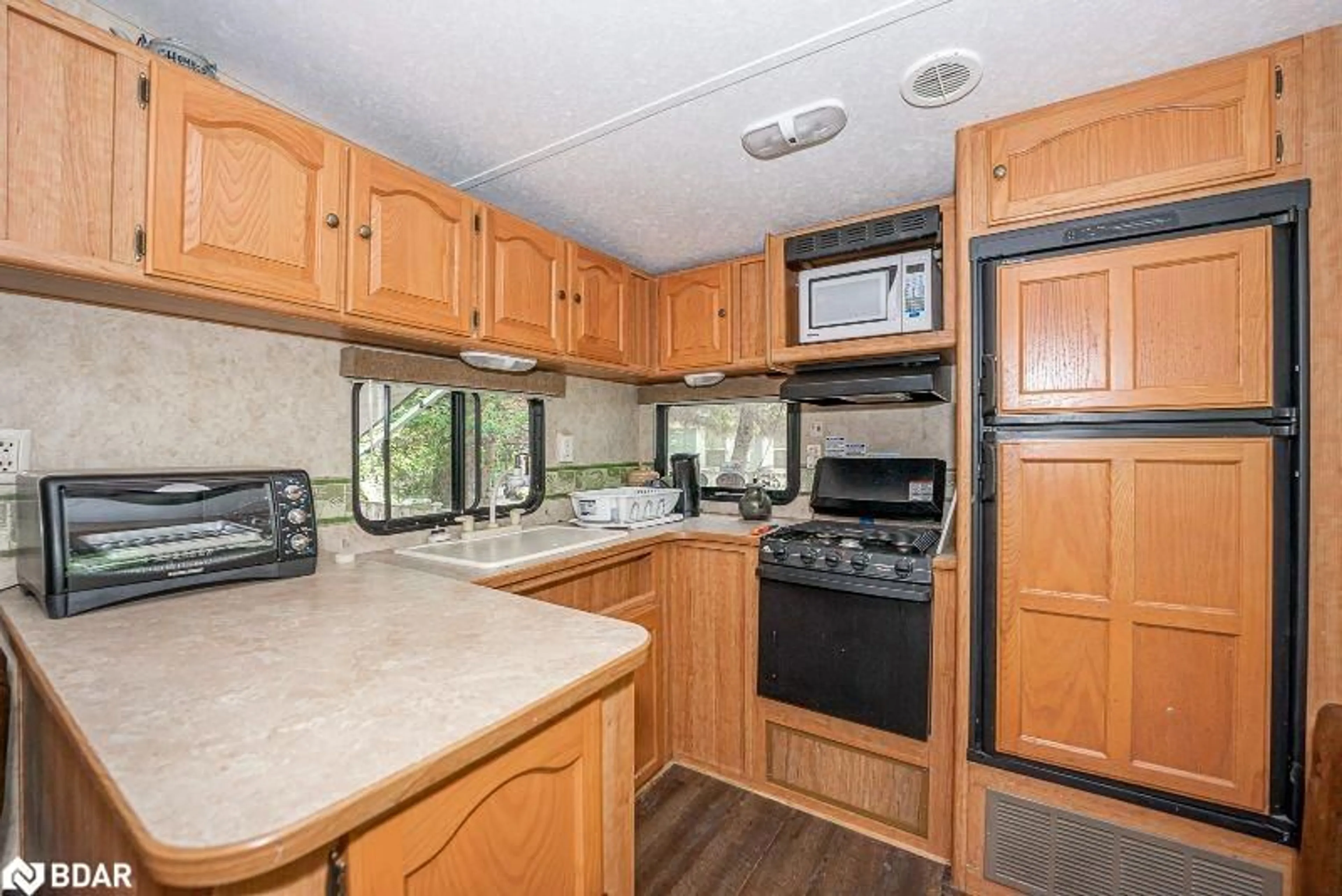 Standard kitchen for 5216 County Road 90 #85, Springwater Ontario L0M 1T0
