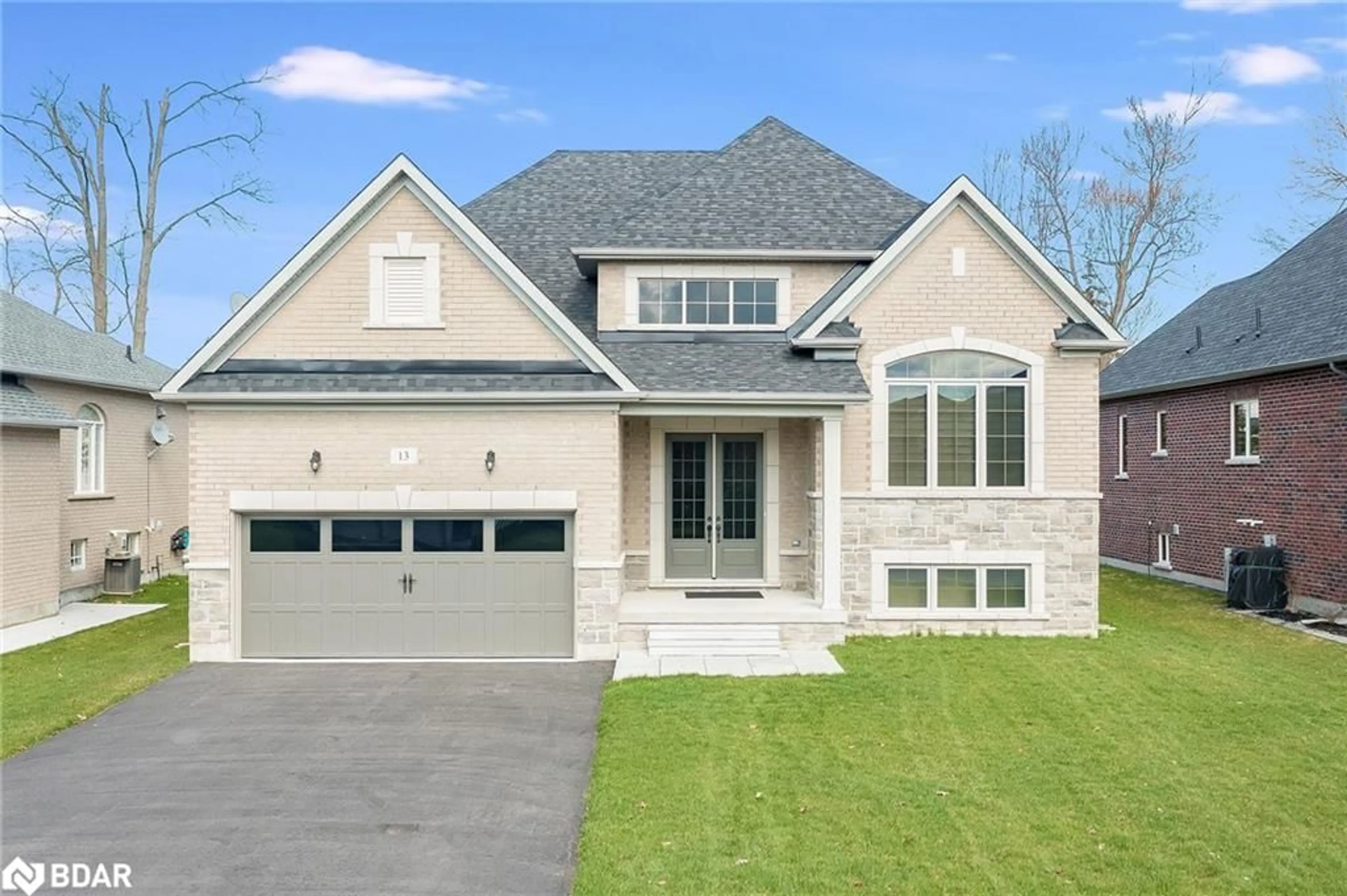 Home with brick exterior material for 13 Fawndale Cres, Wasaga Beach Ontario L9Z 2B3