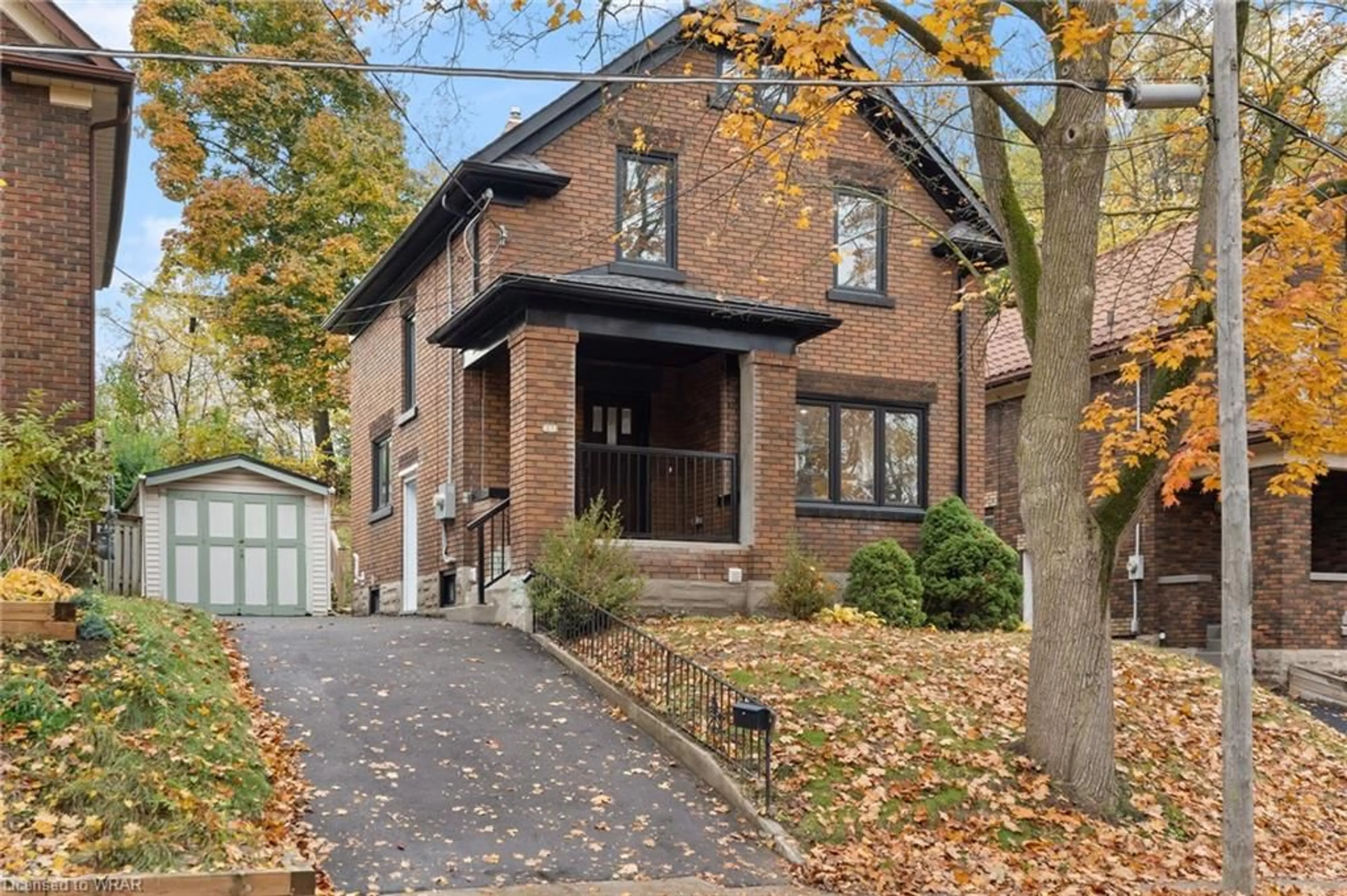 Home with brick exterior material for 27 Chestnut St, Kitchener Ontario N2H 1T6