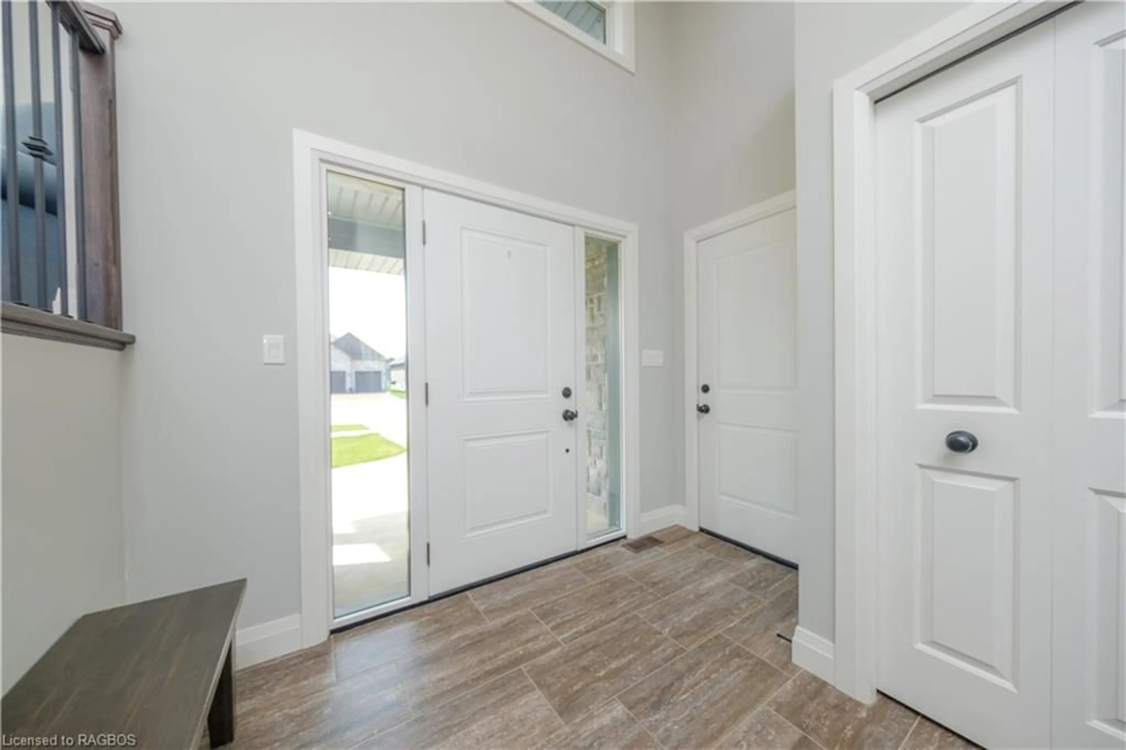 Indoor entryway for 439 Devonshire Rd, Port Elgin Ontario N0H 2C2