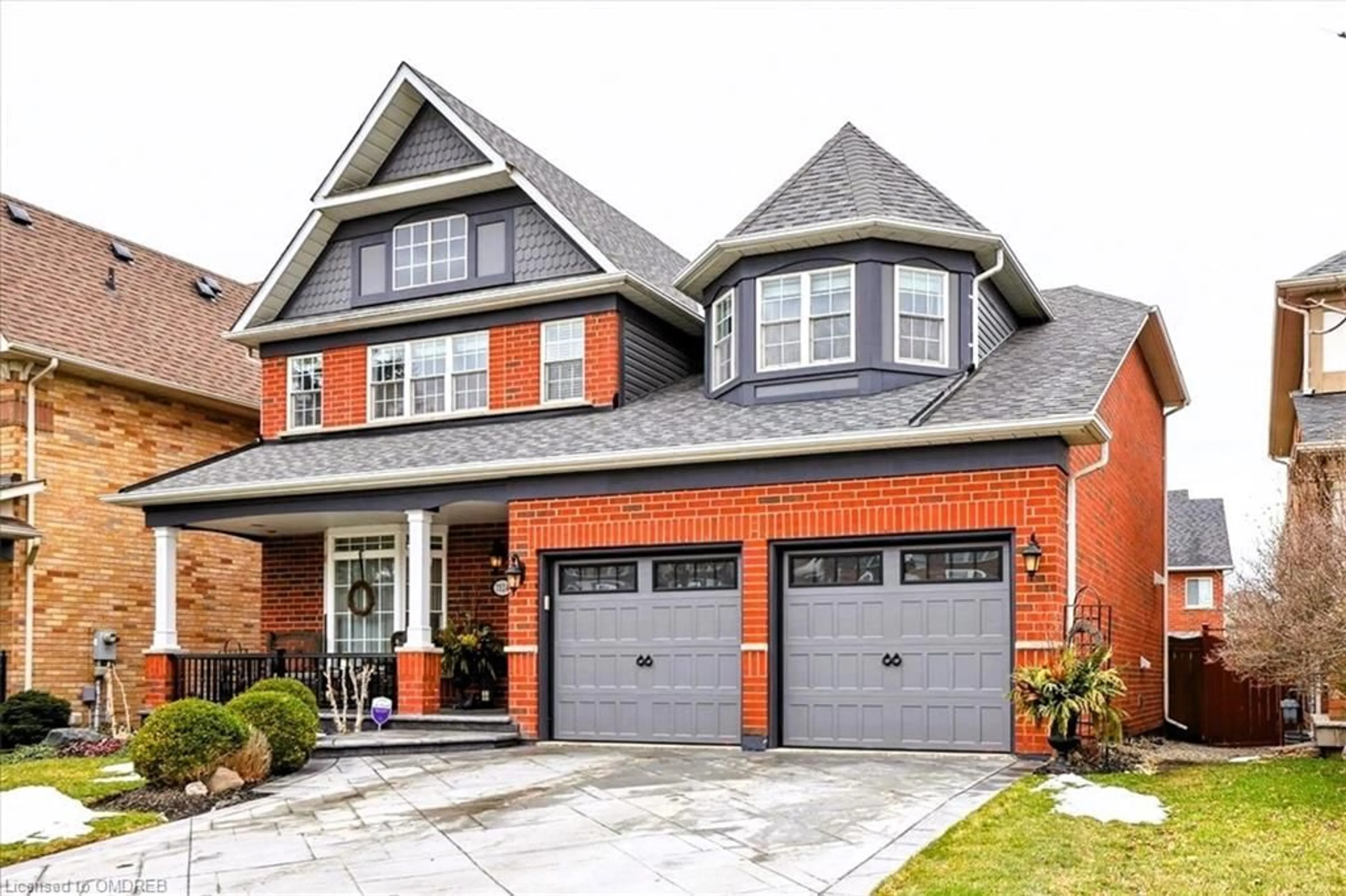 Home with brick exterior material for 7124 Baskerville Run, Mississauga Ontario L5W 1W3