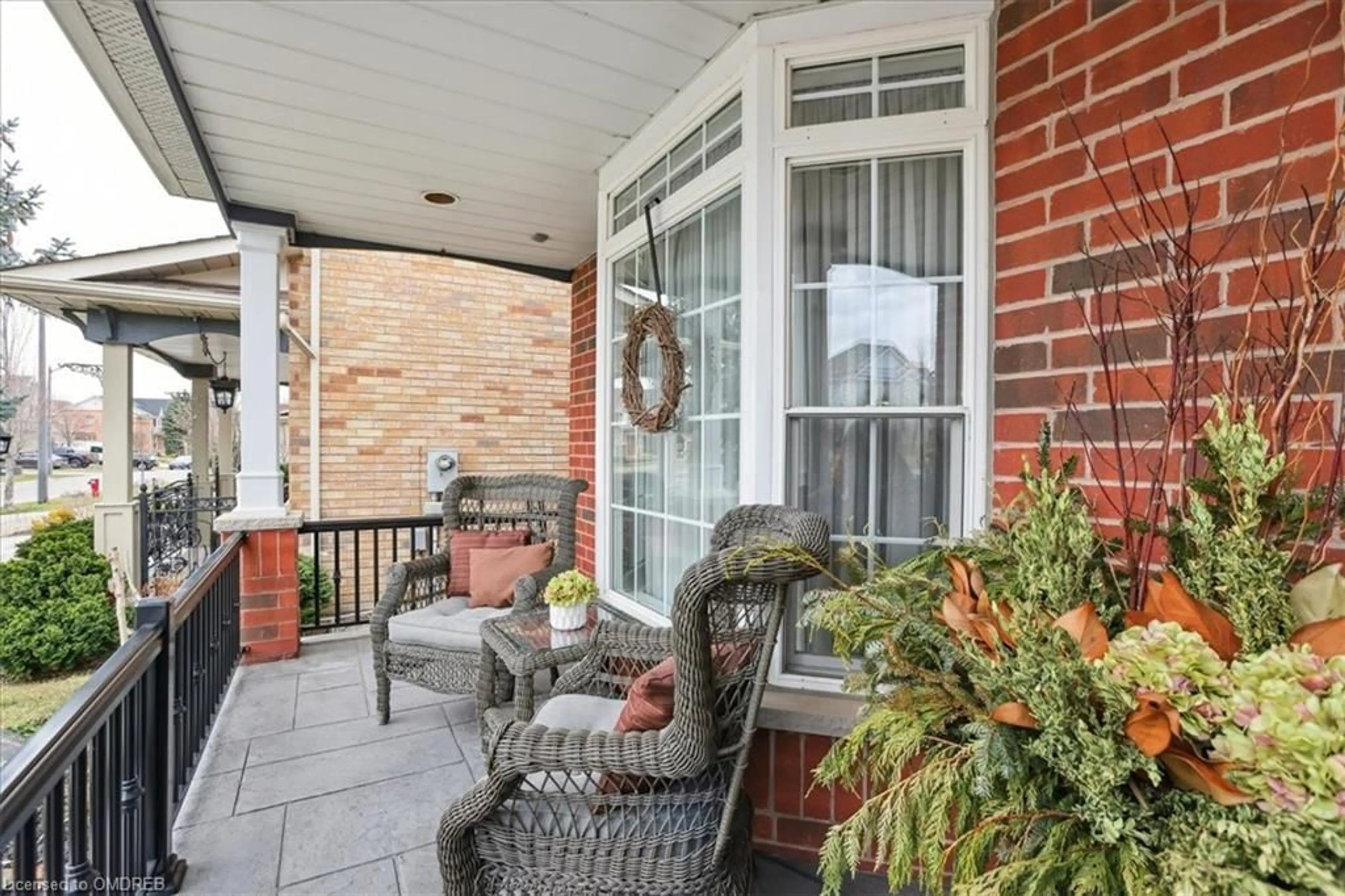 Patio for 7124 Baskerville Run, Mississauga Ontario L5W 1W3