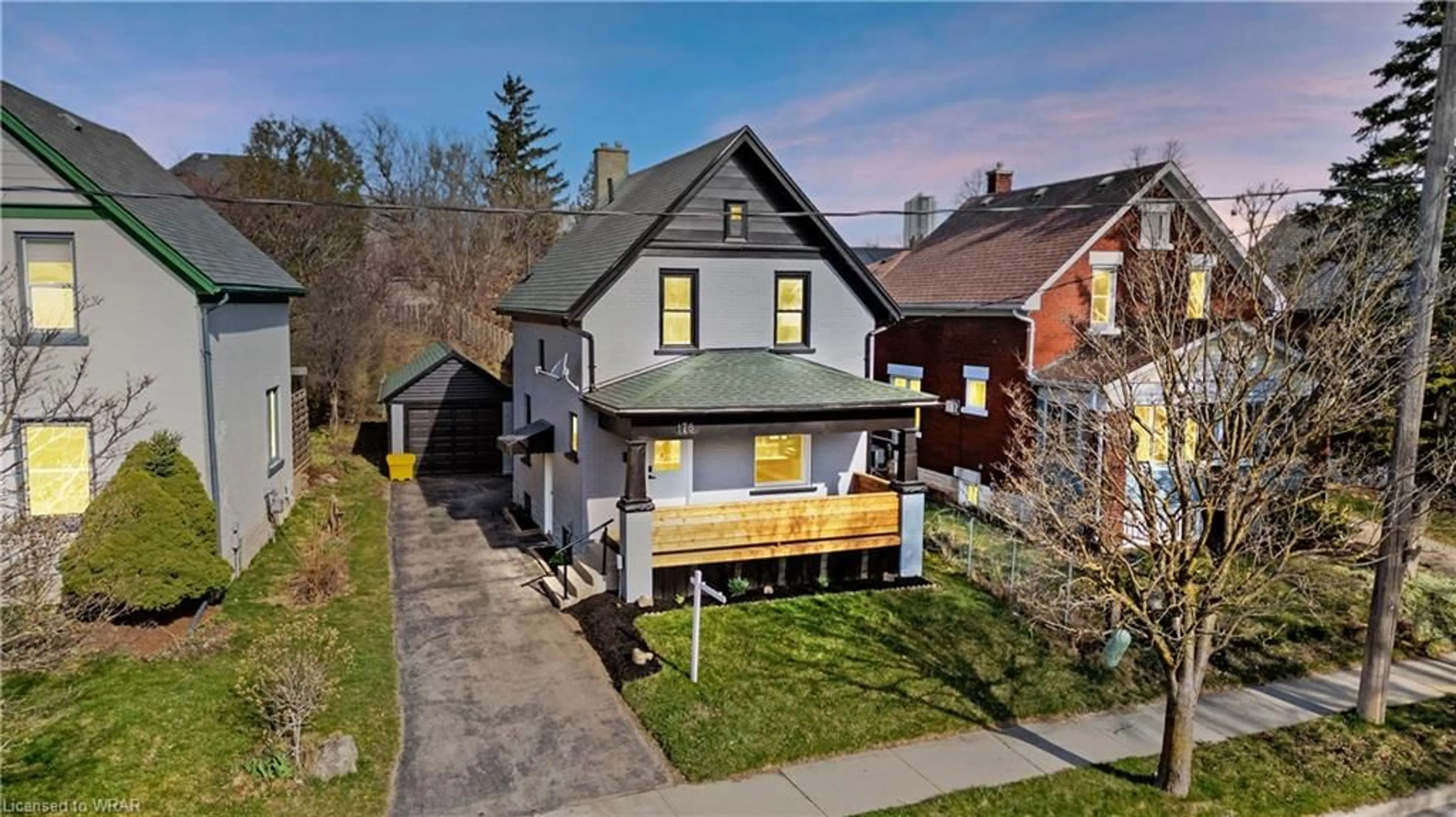 Frontside or backside of a home for 178 Kent Ave, Kitchener Ontario N2G 3R3