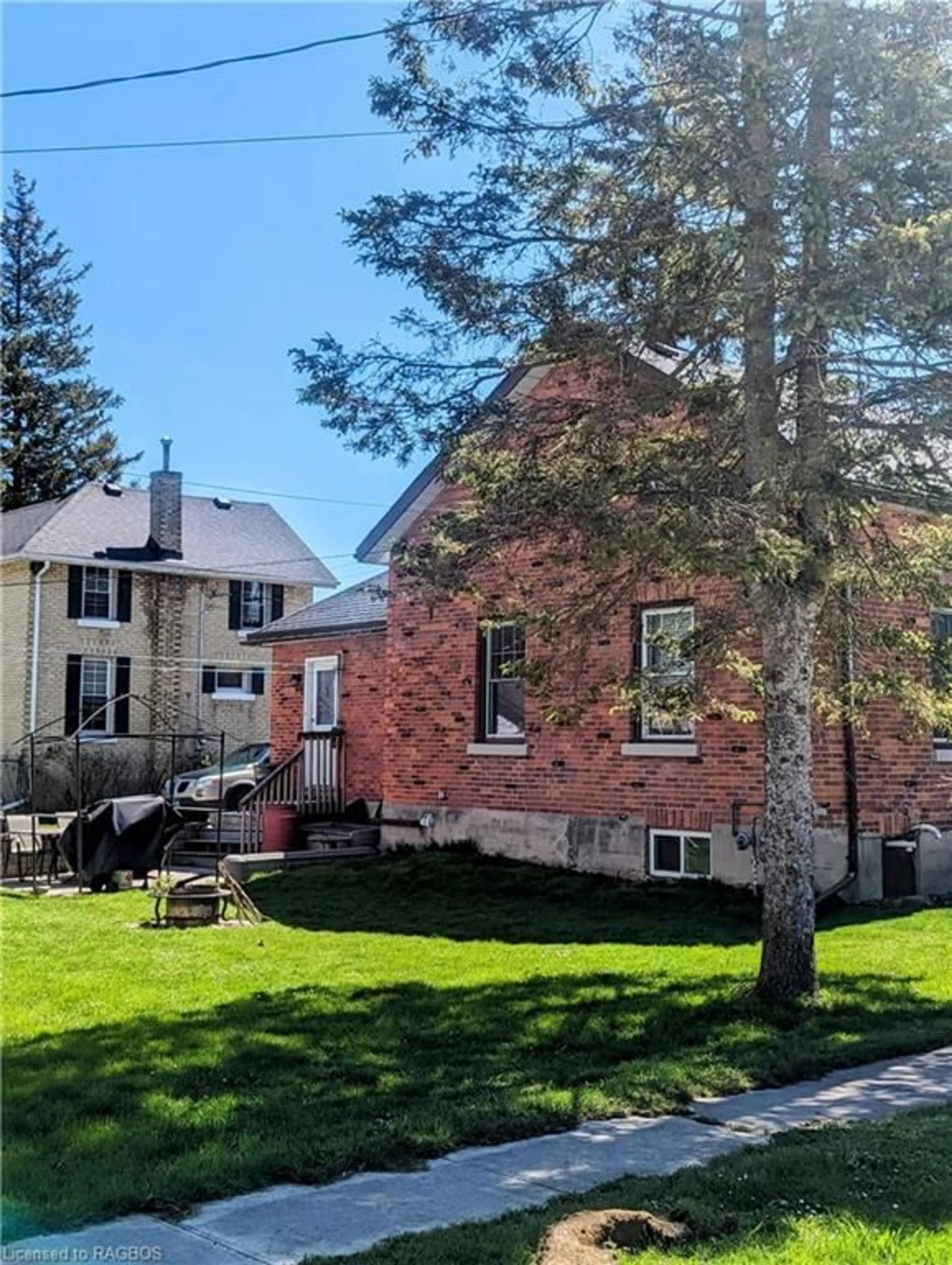 A pic from exterior of the house or condo, the front or back of building for 10 Mary St, Walkerton Ontario N0G 2V0