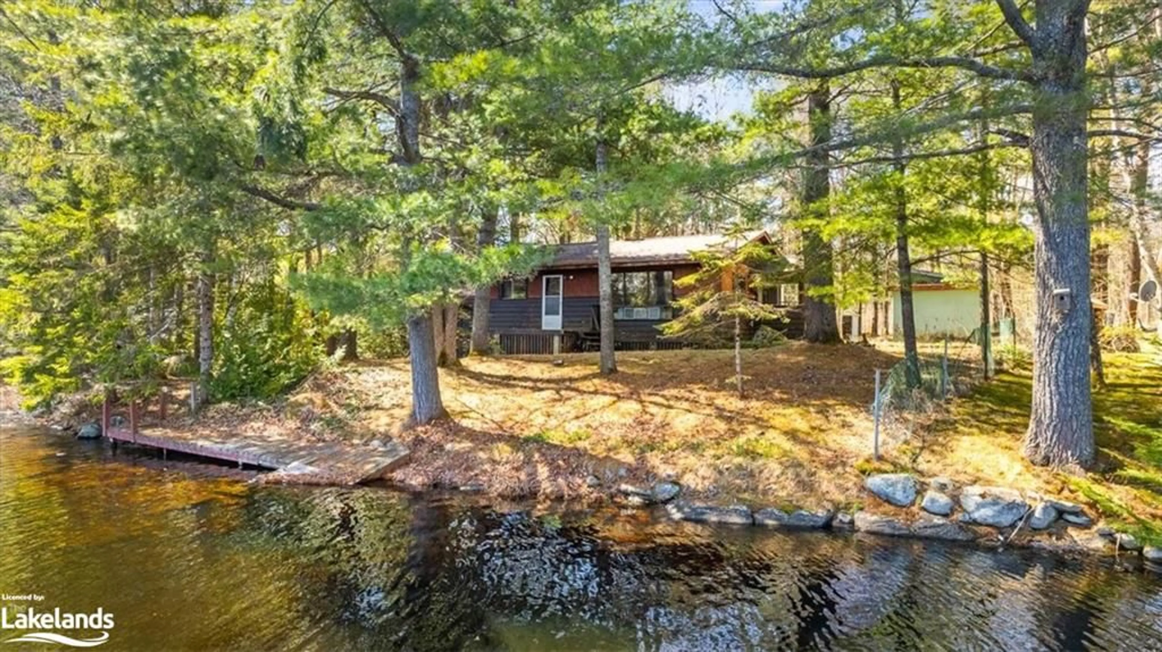 Cottage for 1259 Dickie Lake Rd, Lake Of Bays Ontario P0B 1A0