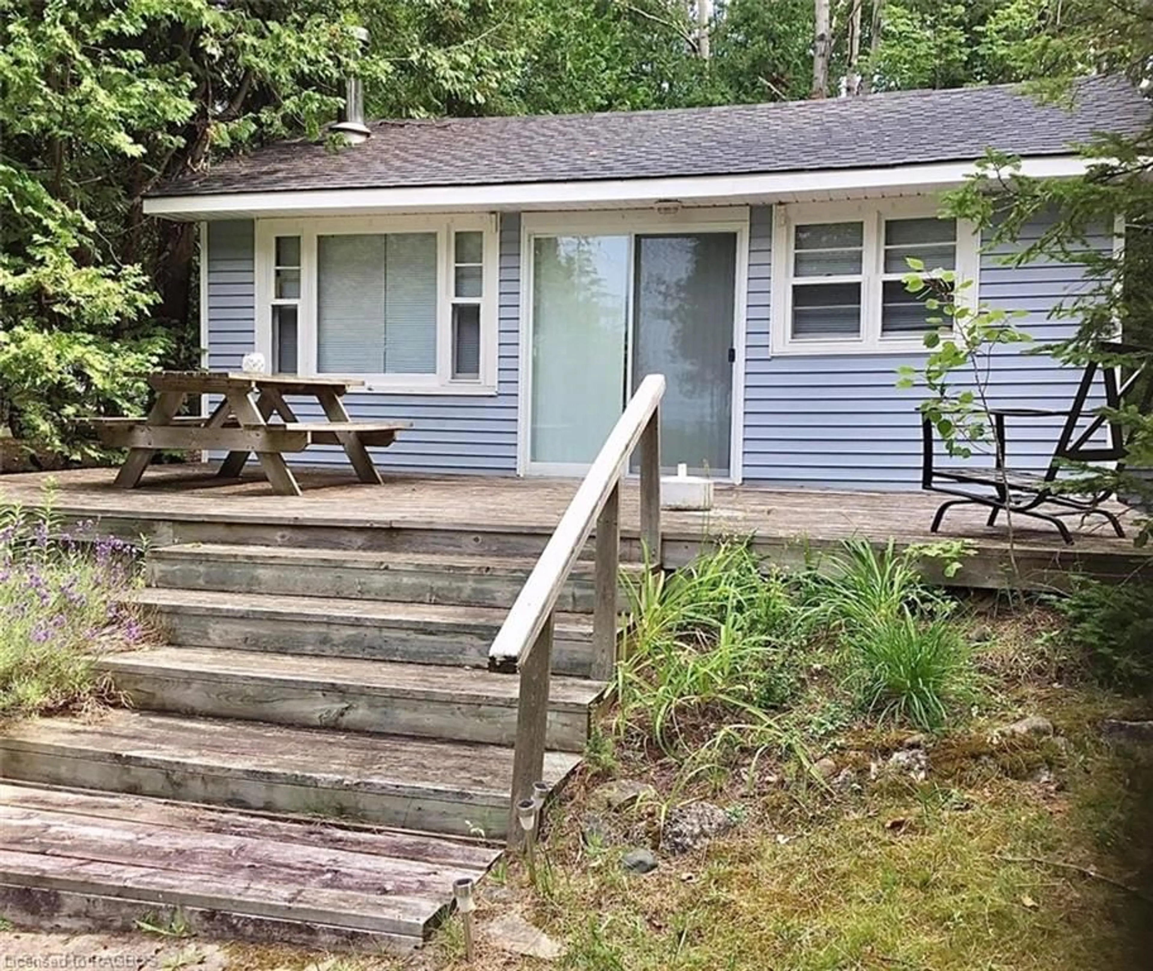 Cottage for 3 Wahbezee Dr, Saugeen Indian Reserve #29 Ontario N0H 2G0