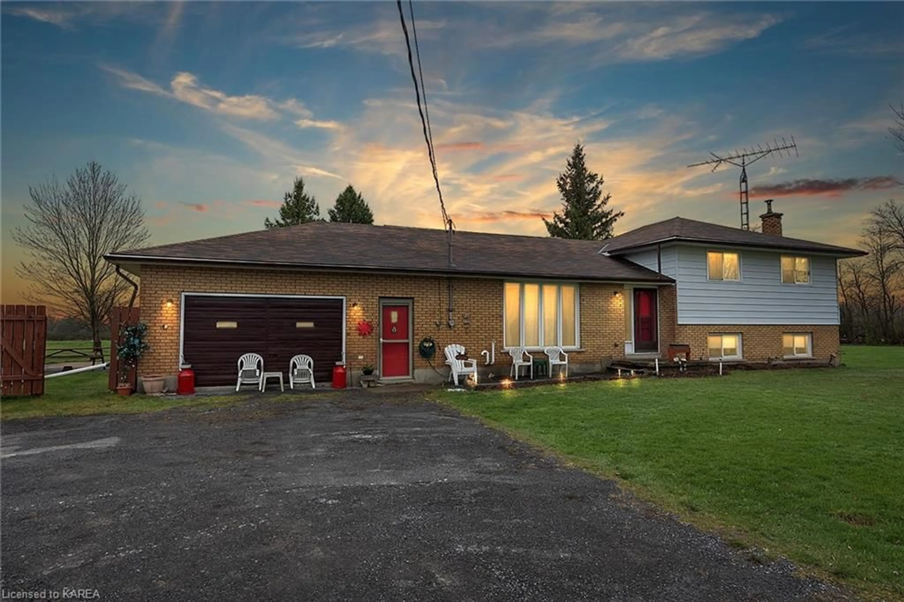 Frontside or backside of a home for 532 Petworth Rd, Yarker Ontario K0K 3N0