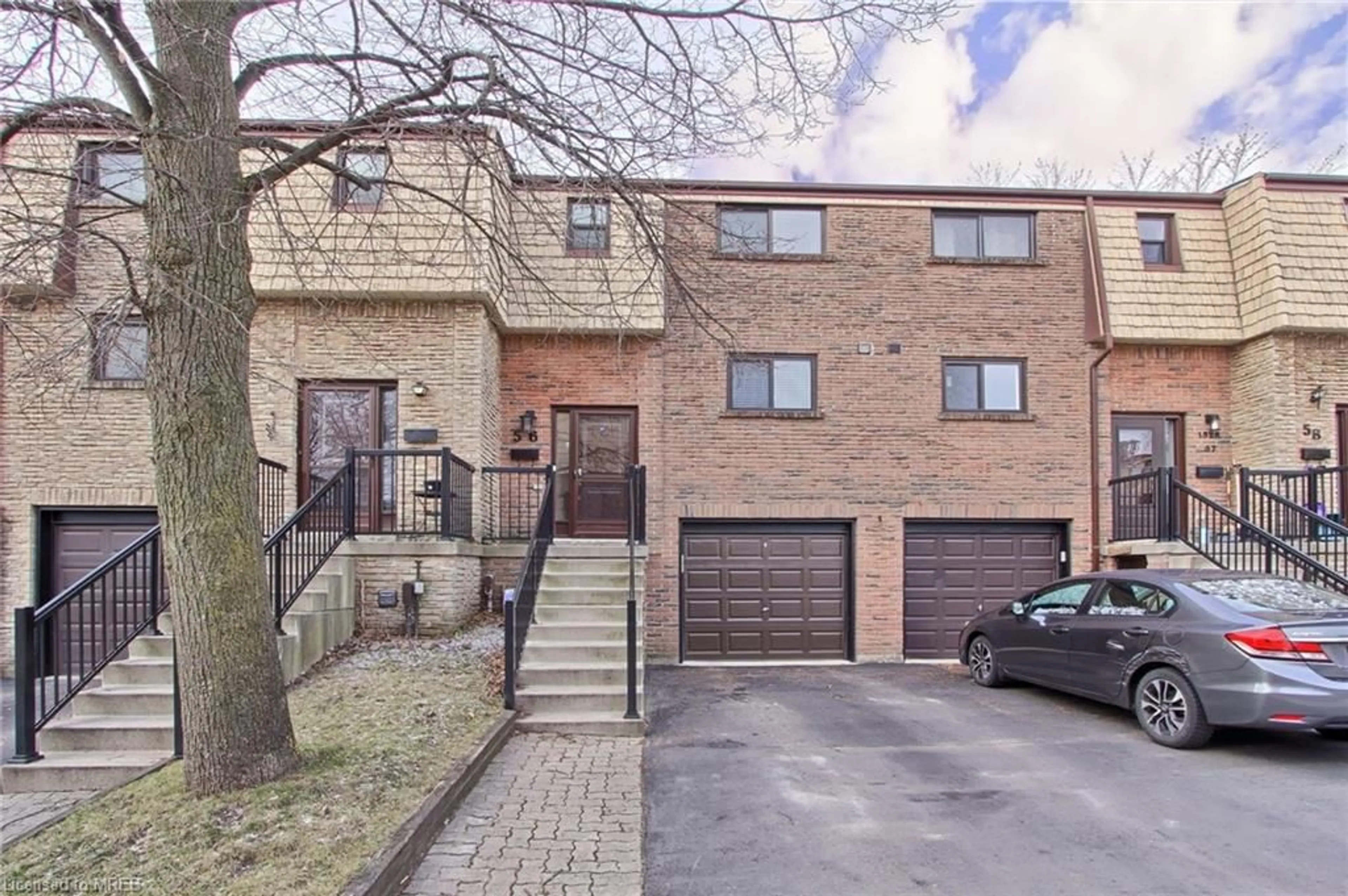 A pic from exterior of the house or condo for 1528 Sixth Line #56, Oakville Ontario L6H 2P2
