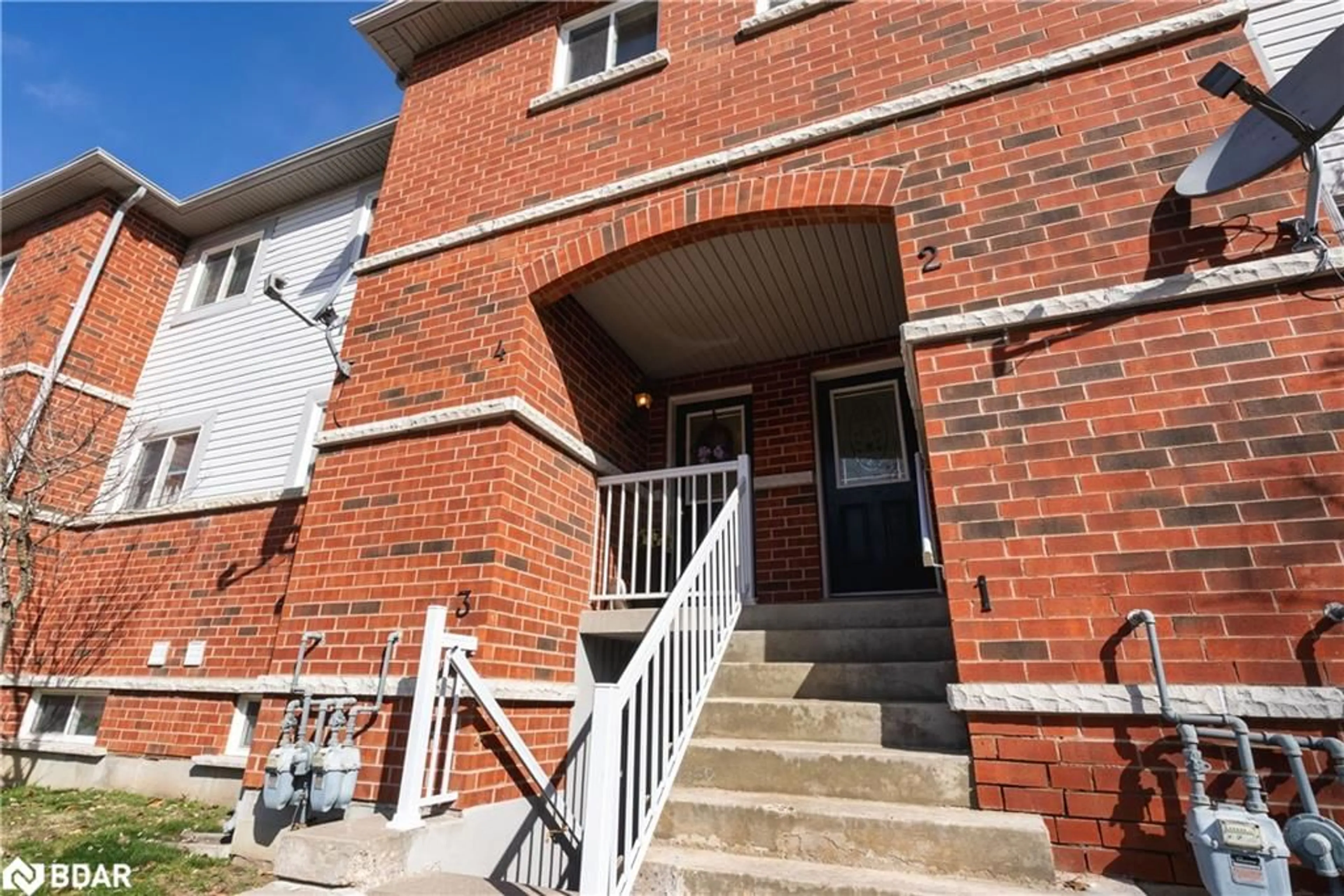 A pic from exterior of the house or condo for 237 Ferndale Dr #4, Barrie Ontario L4N 0T6