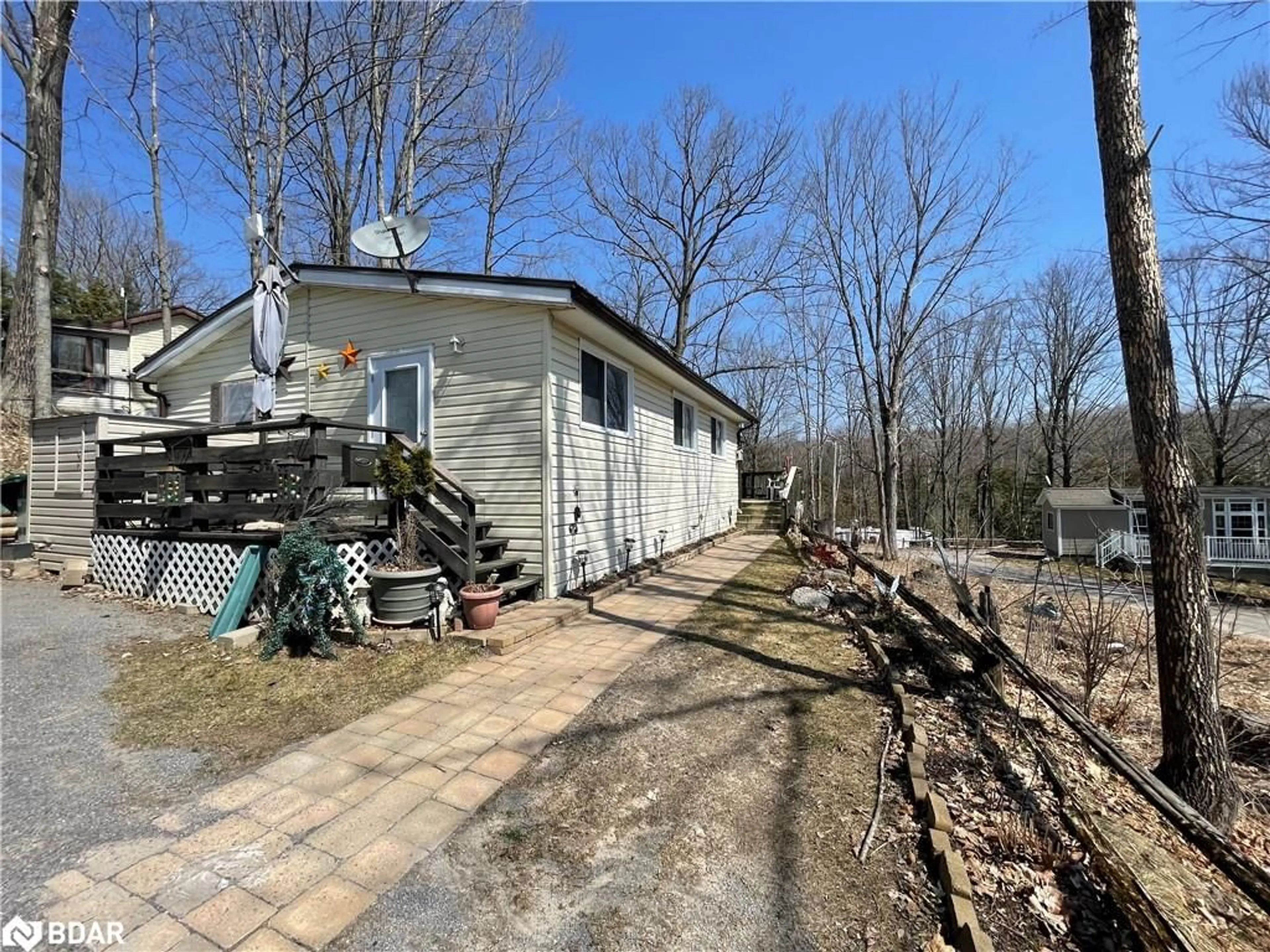 Cottage for 302 Quin-Mo-Lac Rd #133, Madoc Ontario K0K 2K0