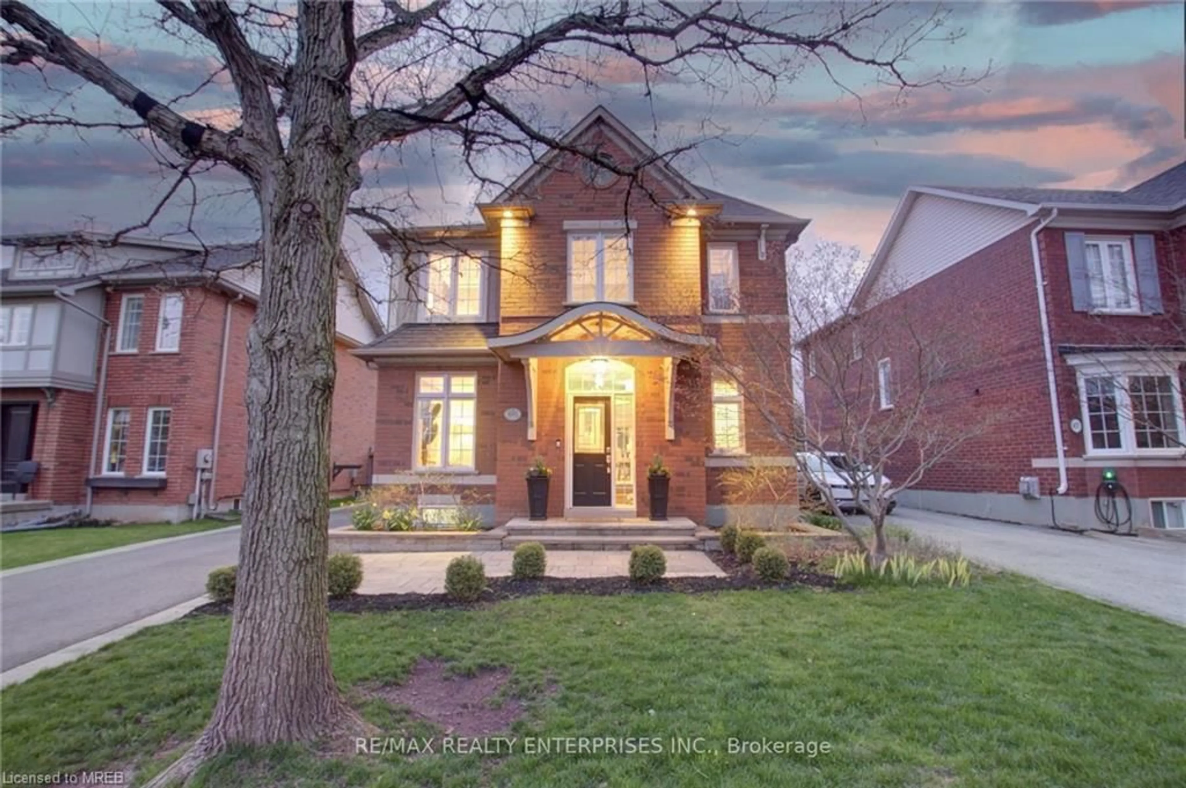 Home with brick exterior material for 441 Ambleside Dr, Oakville Ontario L6H 6N7