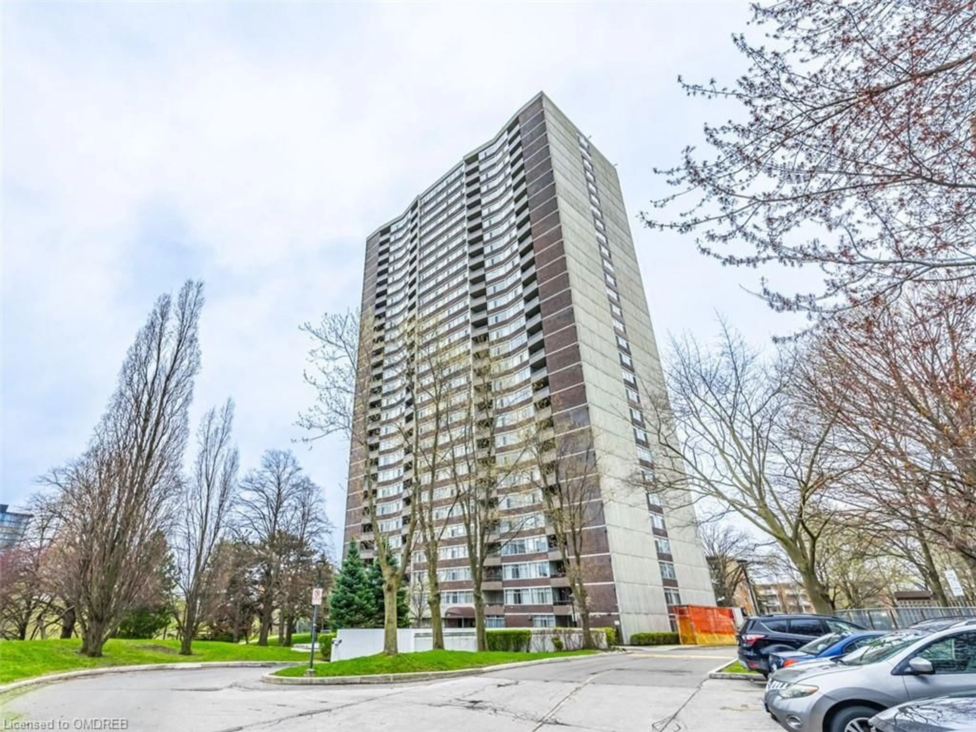 A pic from exterior of the house or condo for 3100 Kirwin Ave #2907, Mississauga Ontario L5A 3S6