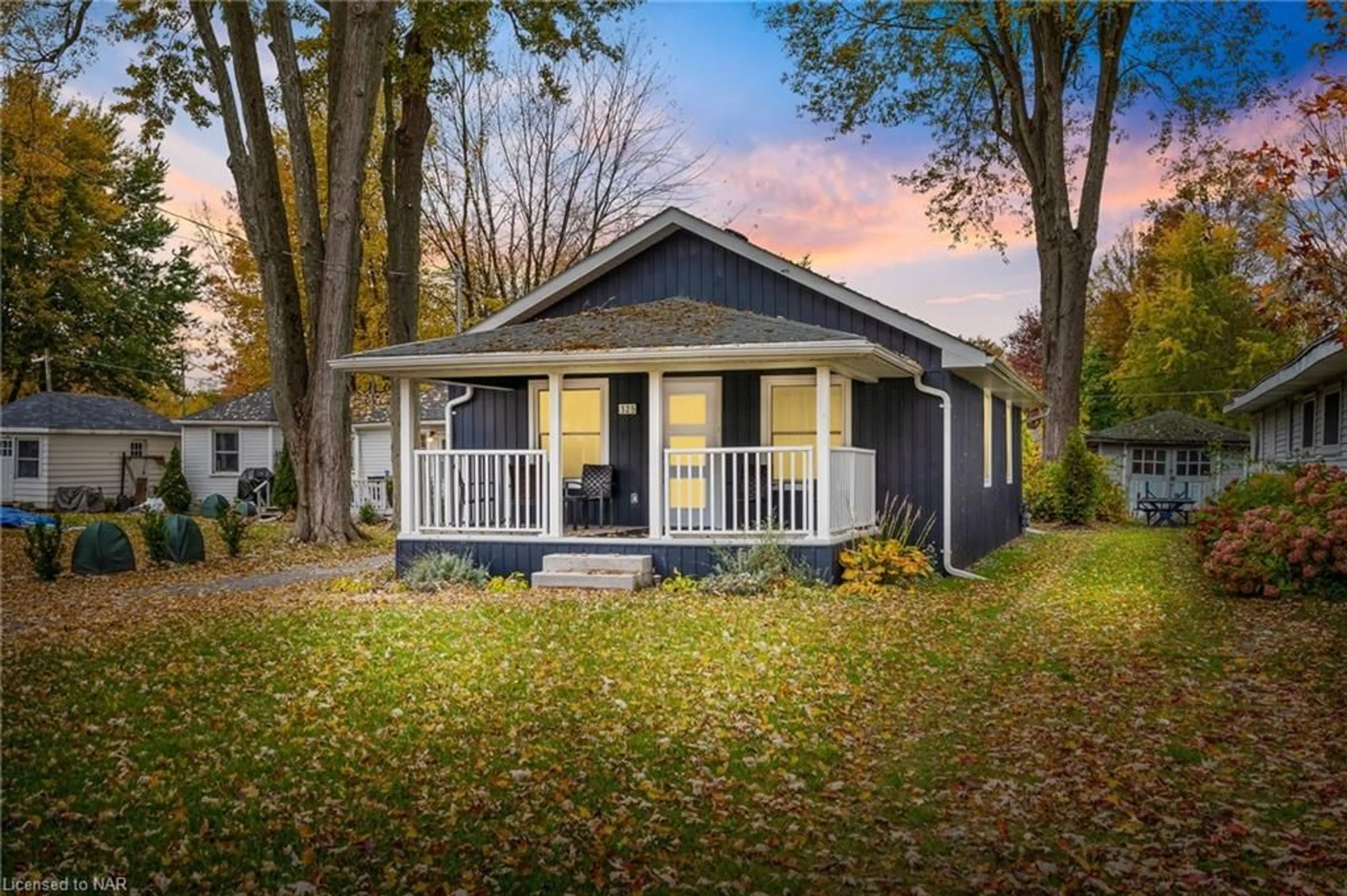 Cottage for 325 Lakewood Ave, Crystal Beach Ontario L0S 1B0