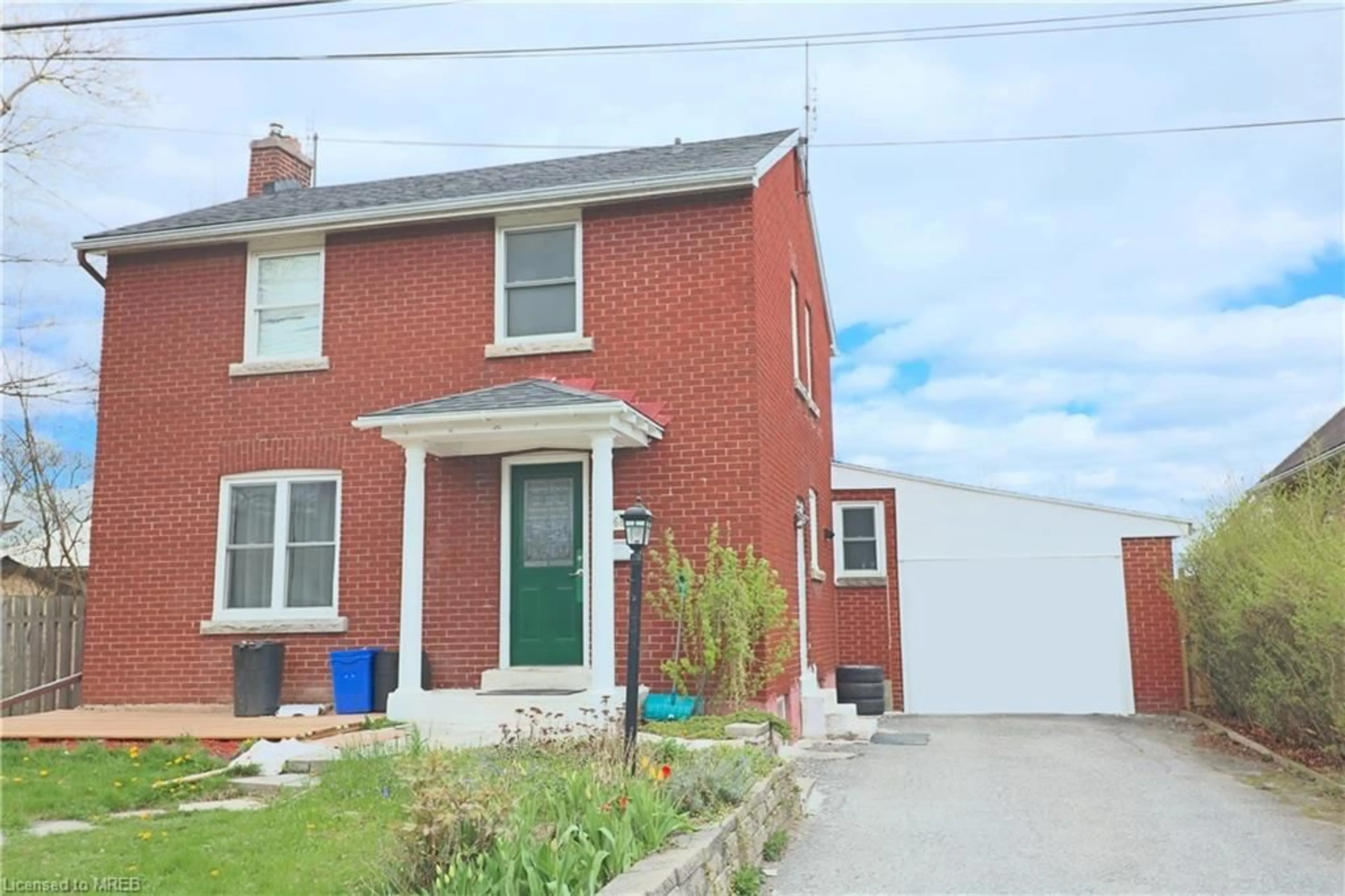 Frontside or backside of a home for 4664 Homewood Ave, Niagara Falls Ontario L2E 4Y2