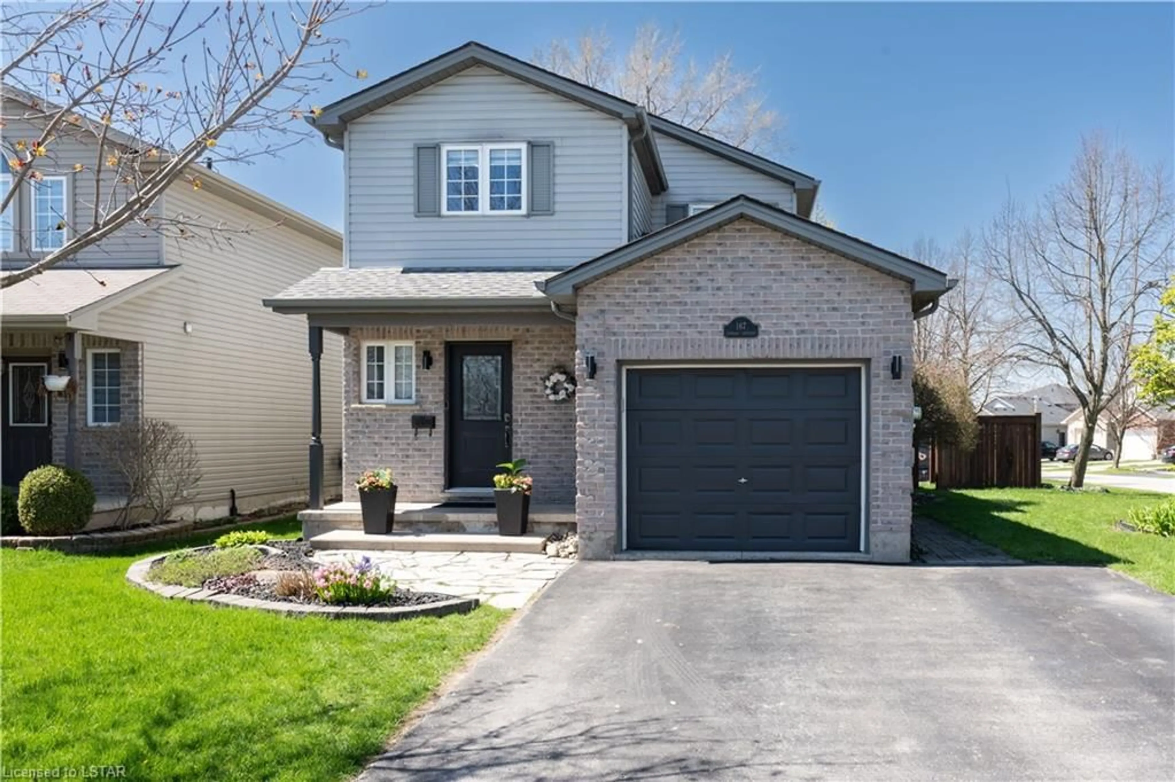 Frontside or backside of a home for 167 Crimson Cres, London Ontario N5W 6G1