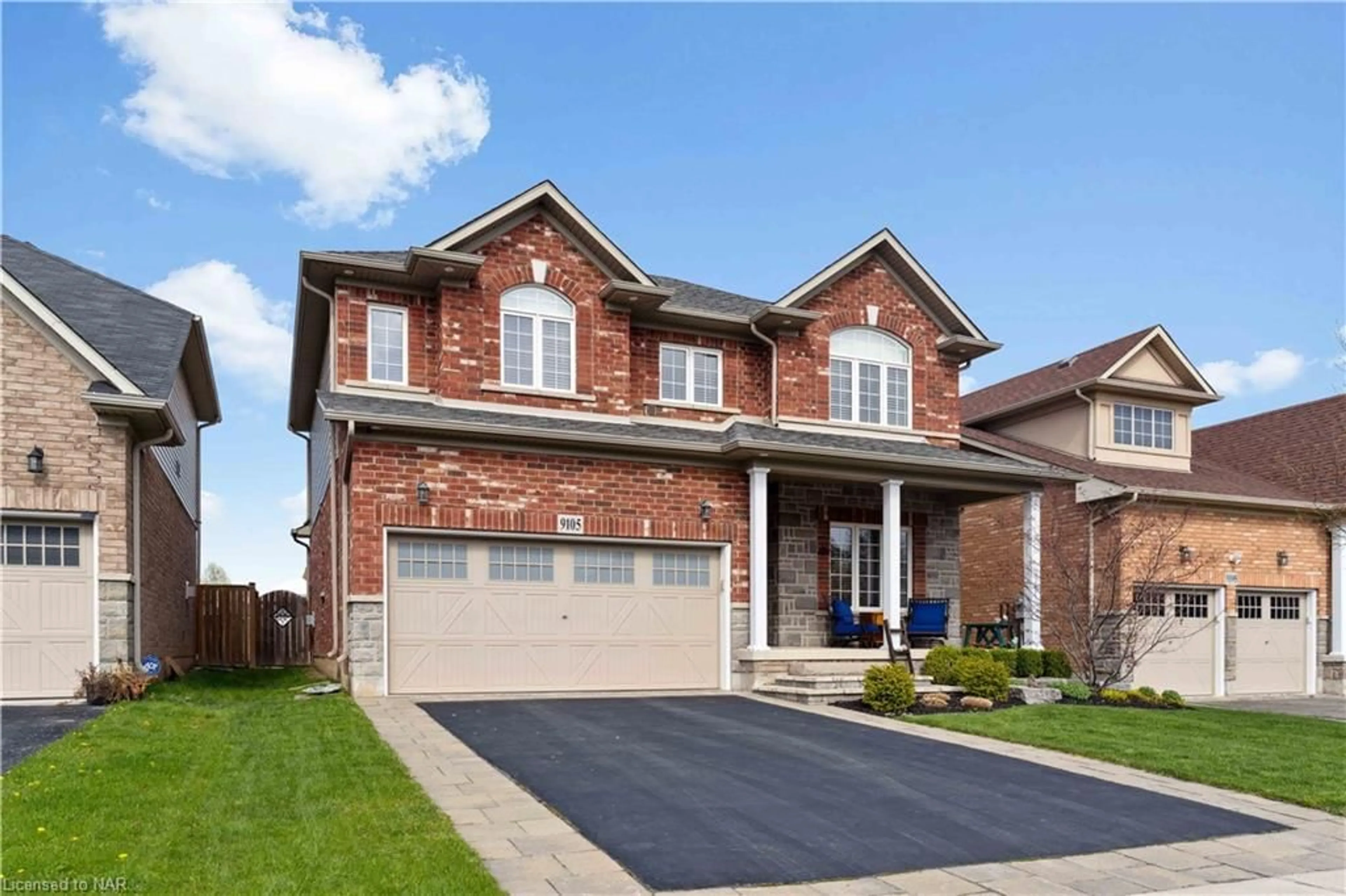 Home with brick exterior material for 9105 White Oak Ave, Niagara Falls Ontario L2G 0E9