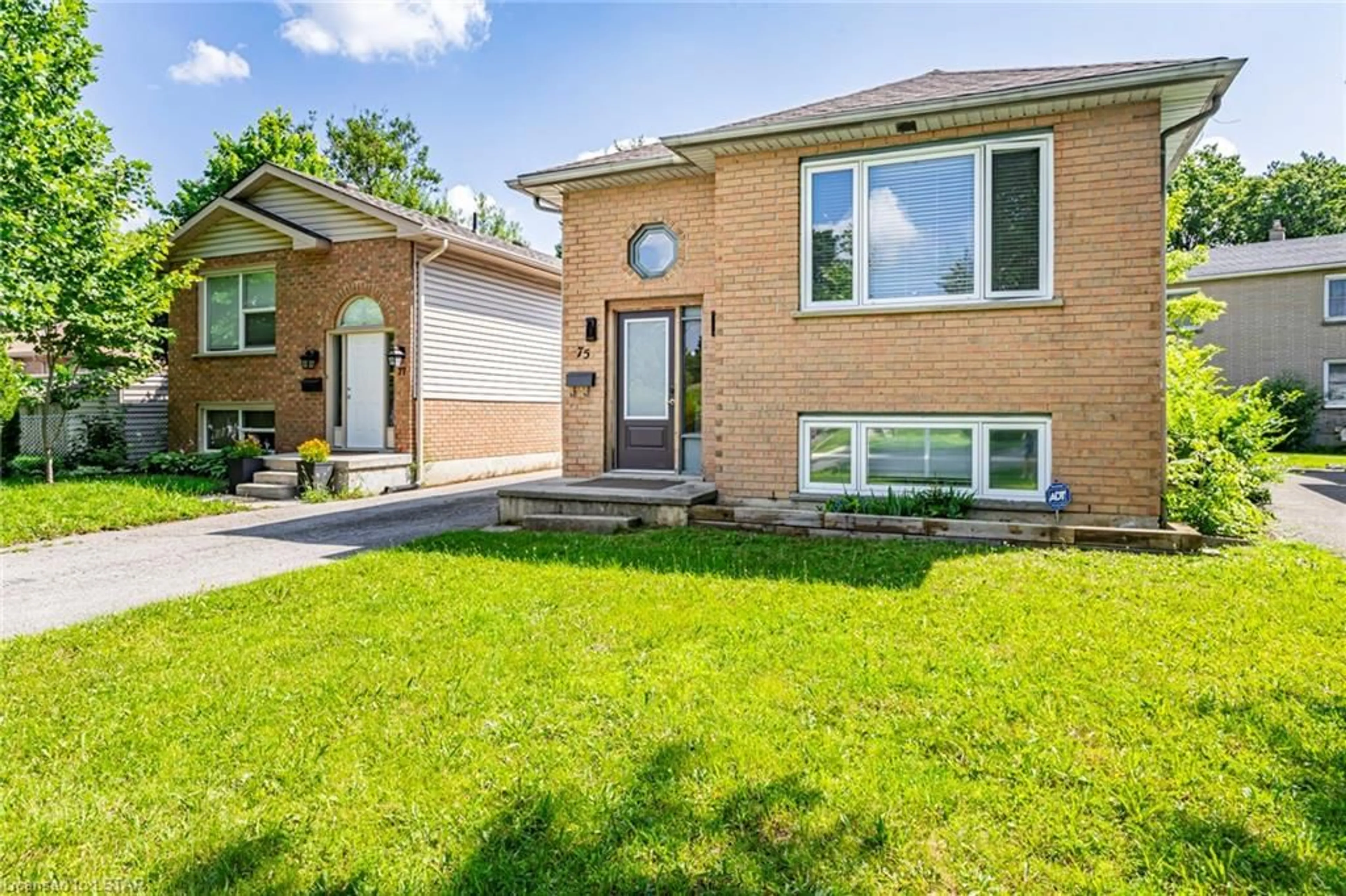 Frontside or backside of a home for 75 Woodward Ave, London Ontario N6H 2G9