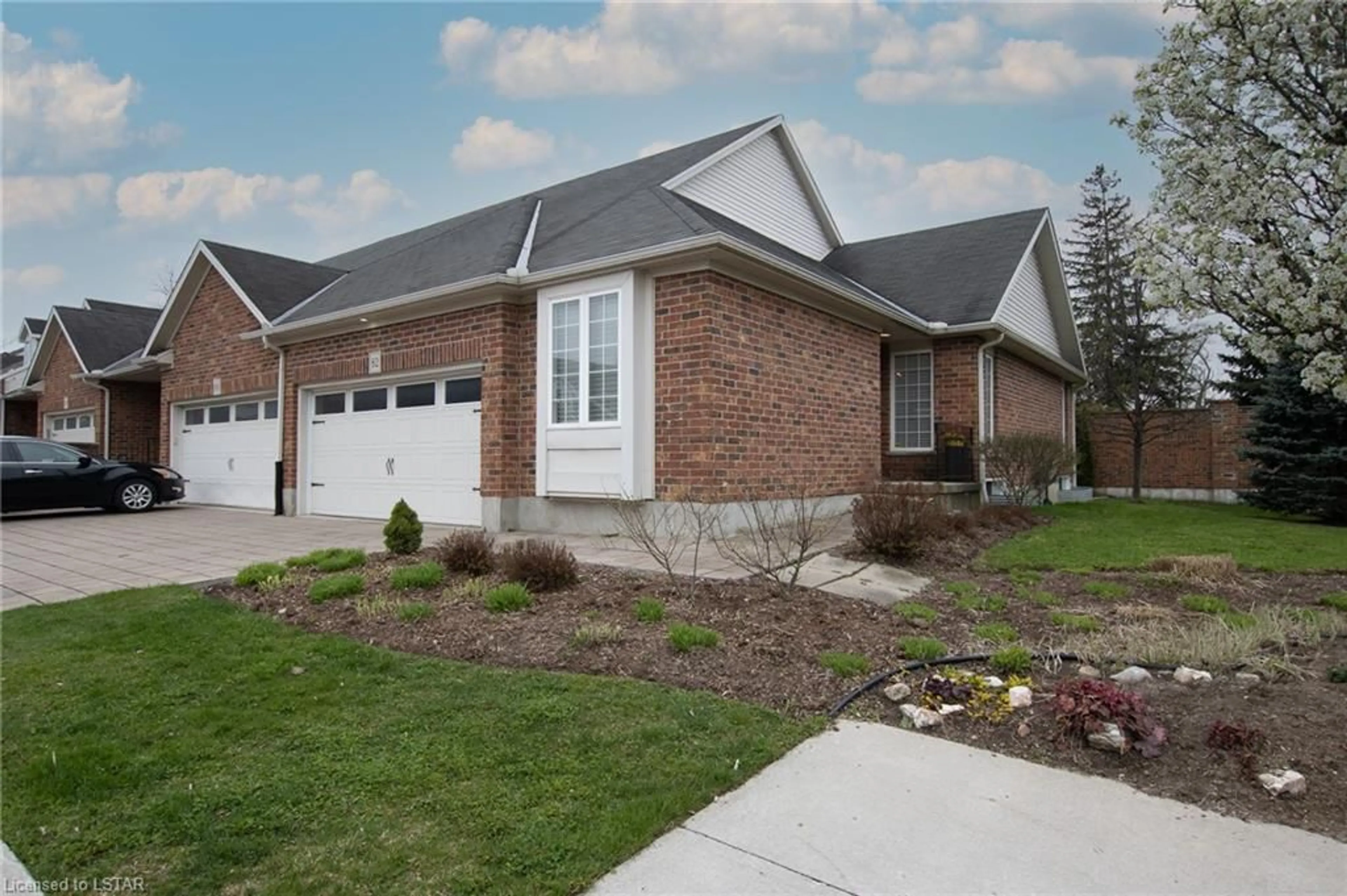 Frontside or backside of a home for 464 Commissioners Rd #82, London Ontario N6J 0A2