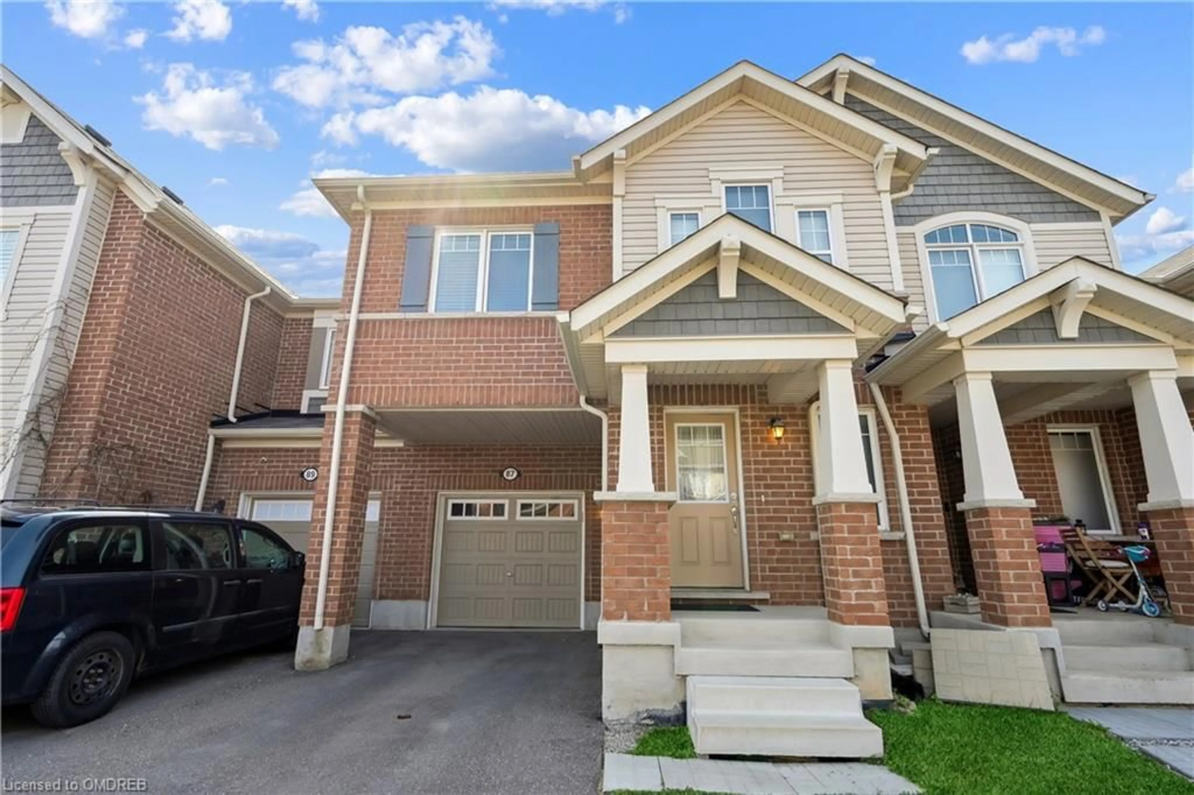 A pic from exterior of the house or condo for 87 Reichert Court #128, Milton Ontario L9T 8R6