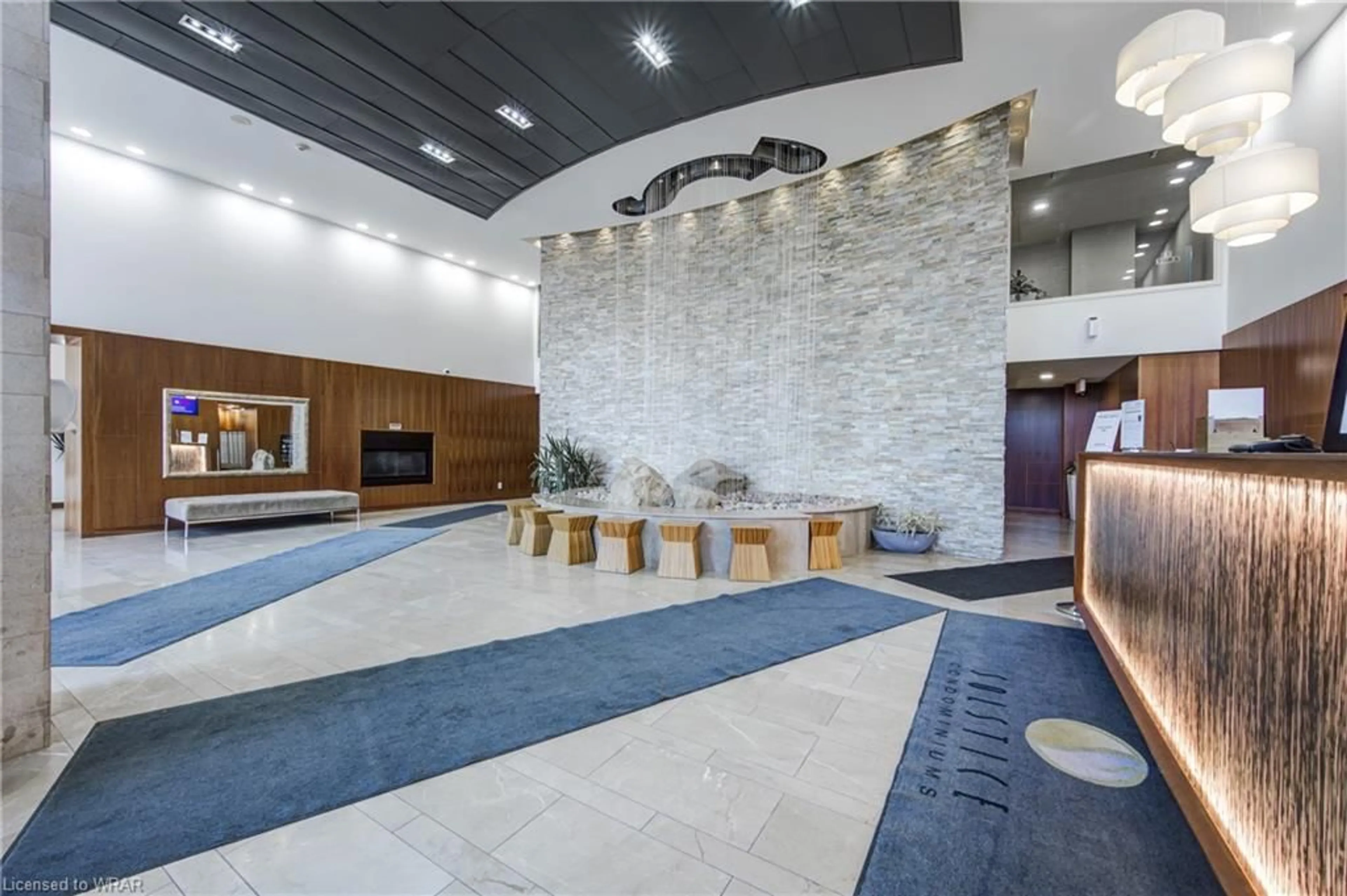 Indoor lobby for 225 Webb Dr #3104, Mississauga Ontario L5B 4P2
