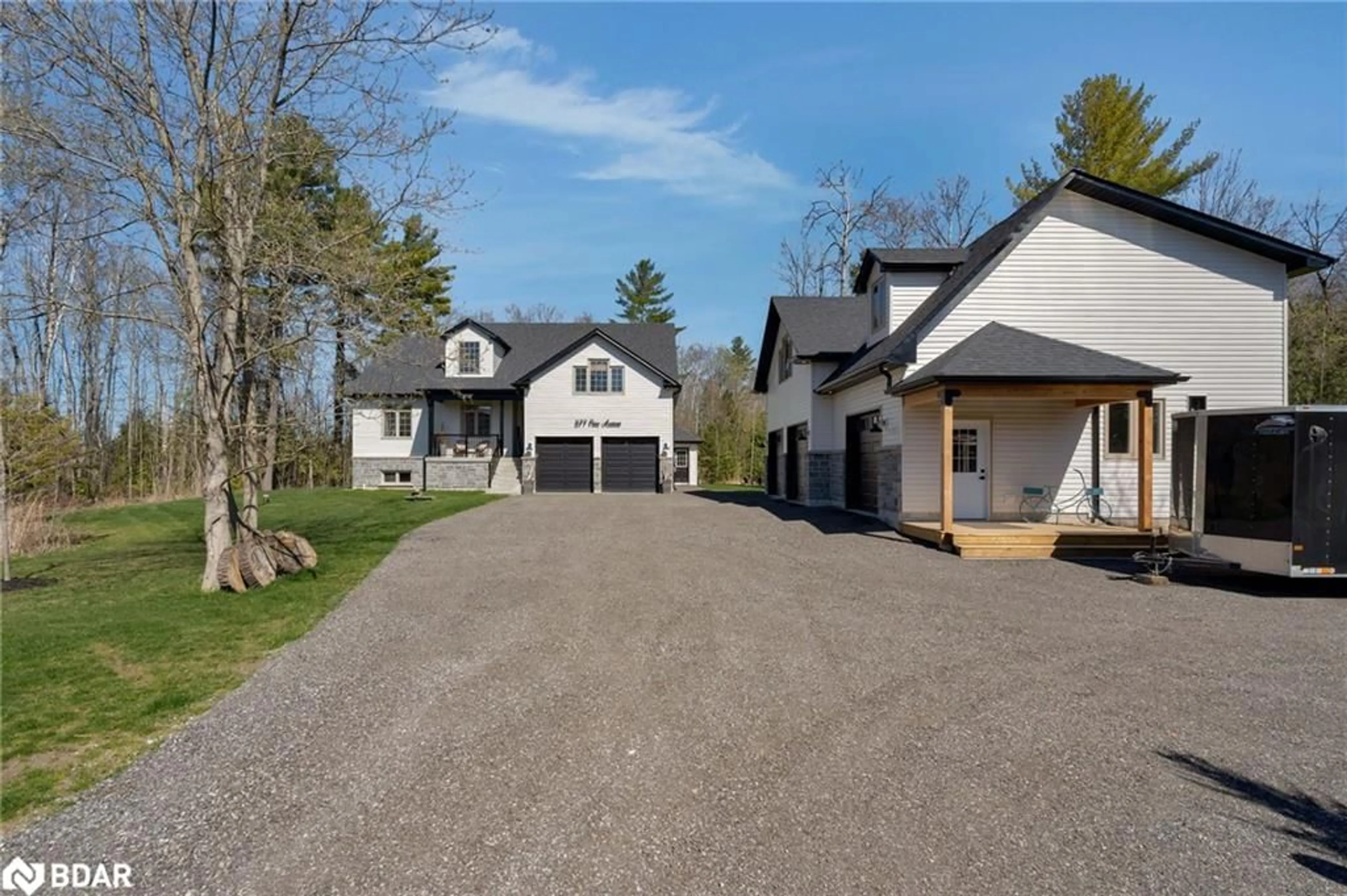 Frontside or backside of a home for 877 Pine Avenue, Innisfil Ontario L0L 1W0