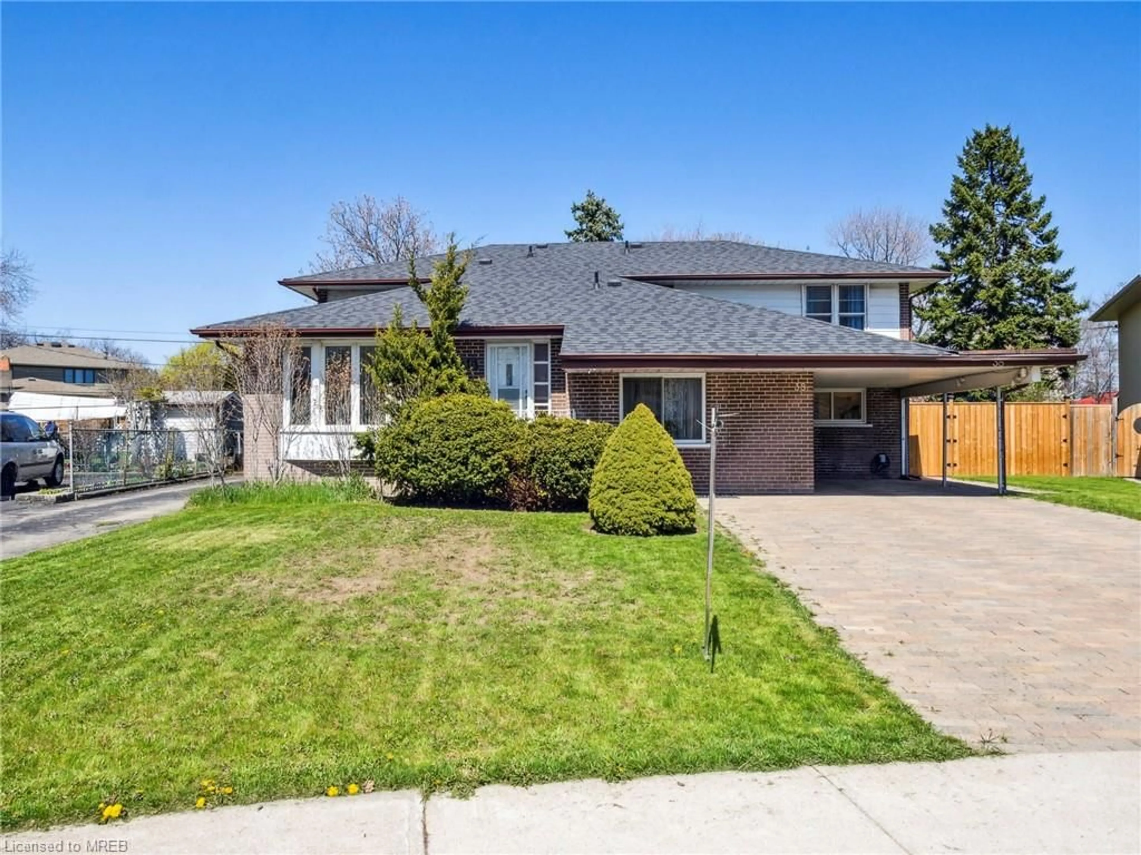 Frontside or backside of a home for 38 Dunsany Cres, Toronto Ontario M9R 3W6