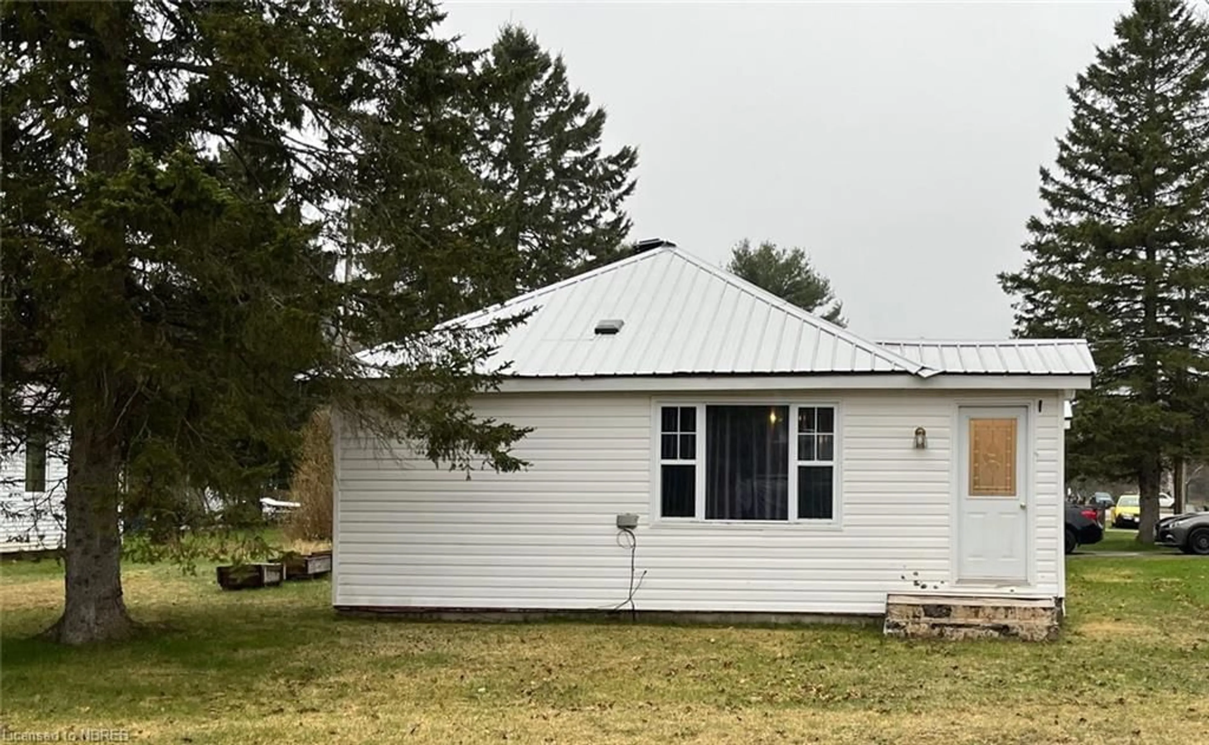 Cottage for 57 Riverside Ave, South River Ontario P0A 1X0