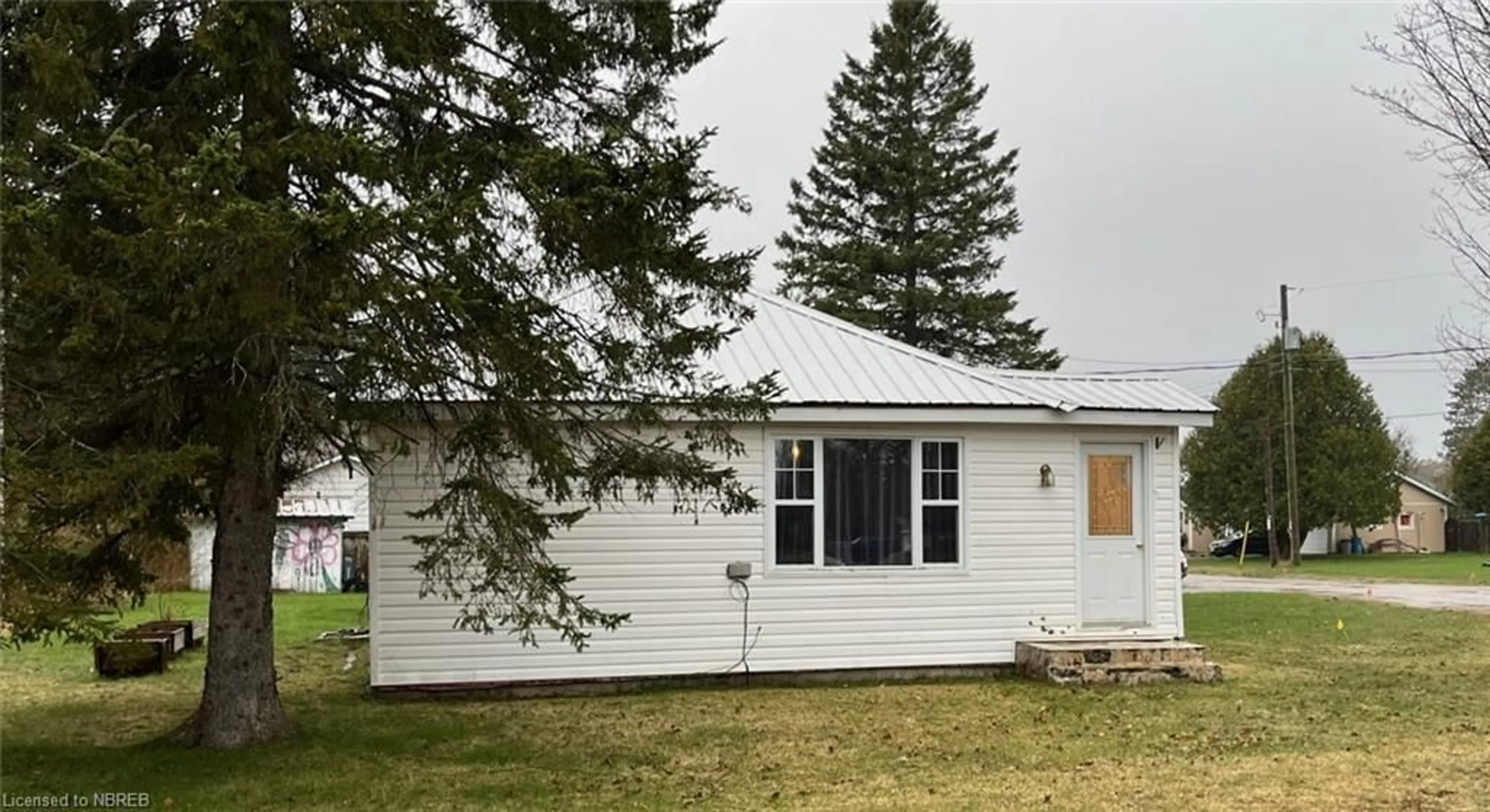 Cottage for 57 Riverside Ave, South River Ontario P0A 1X0