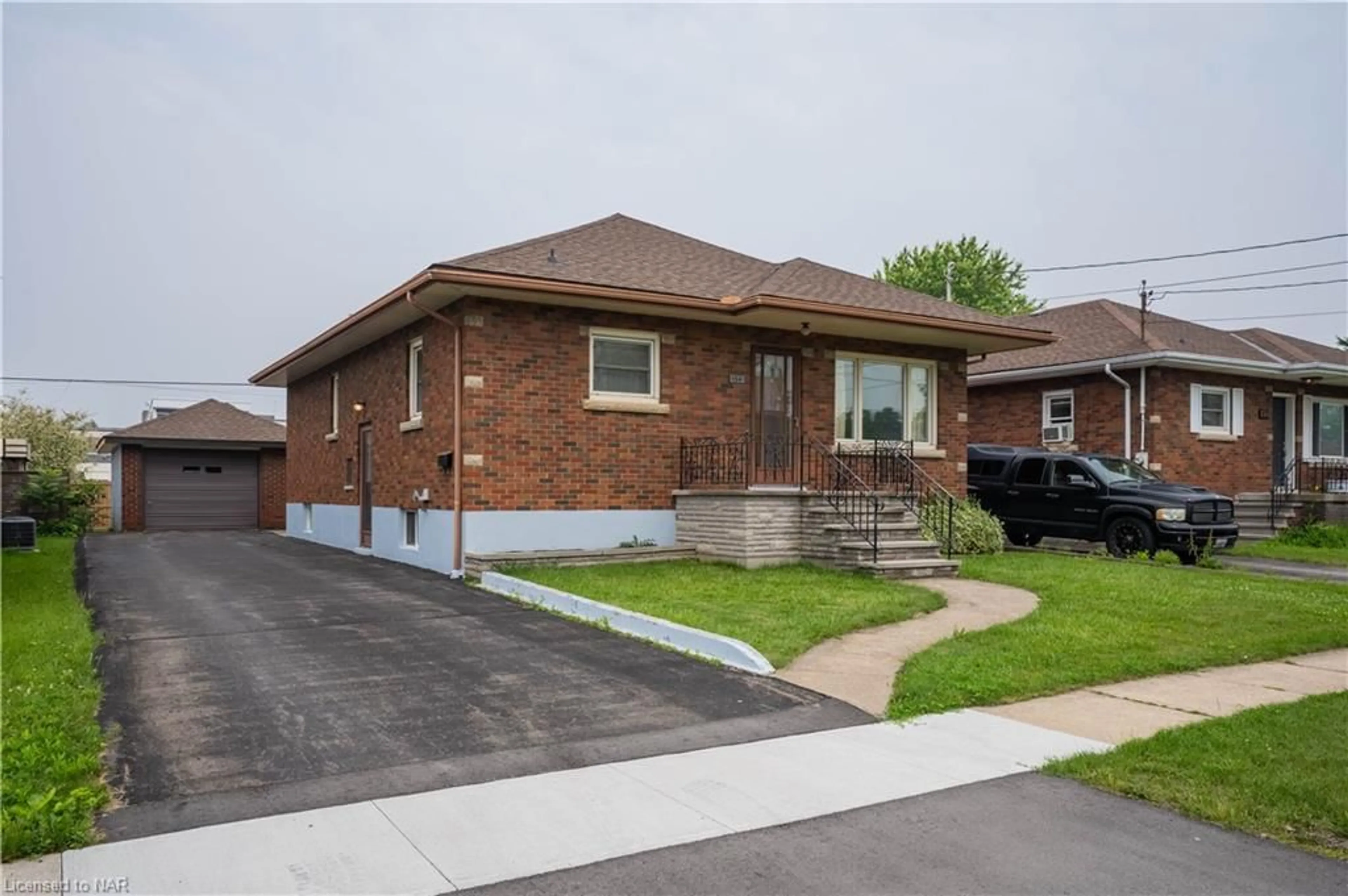 Home with brick exterior material for 150 Clarke St, Port Colborne Ontario L3K 2G3