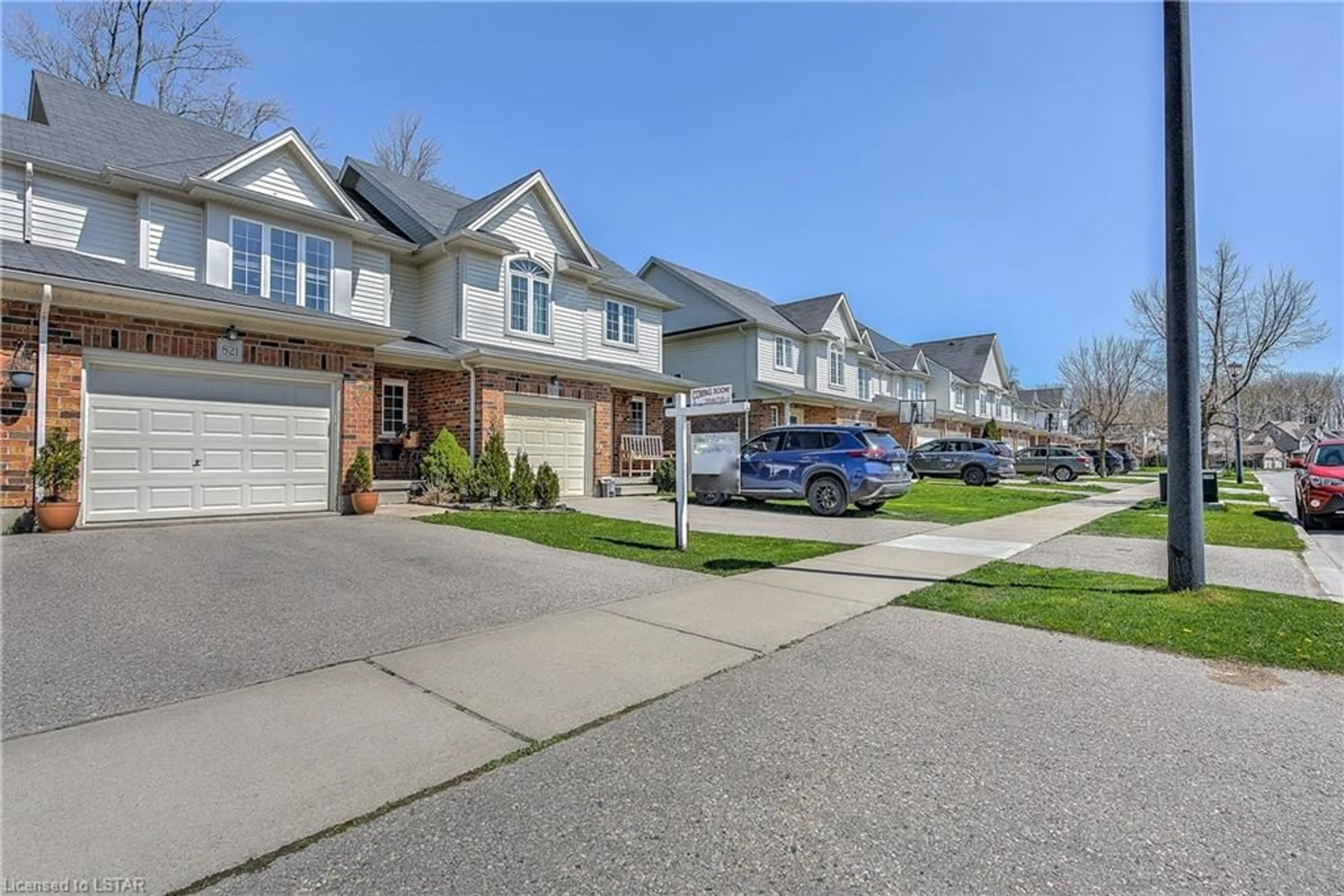Frontside or backside of a home for 821 Silverfox Cres, London Ontario N6G 0K2