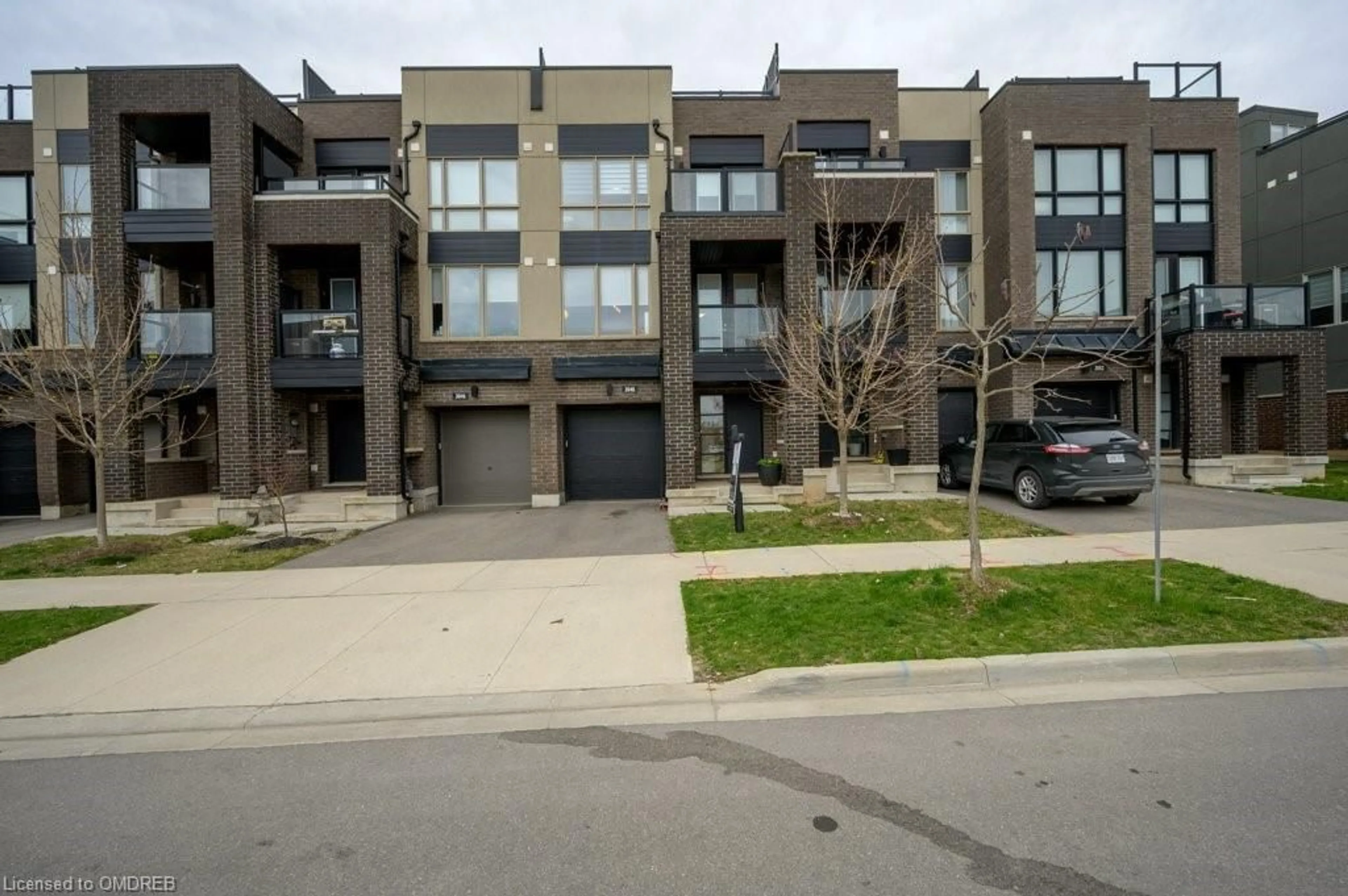 A pic from exterior of the house or condo for 3048 Postridge Dr, Oakville Ontario L6H 0R9