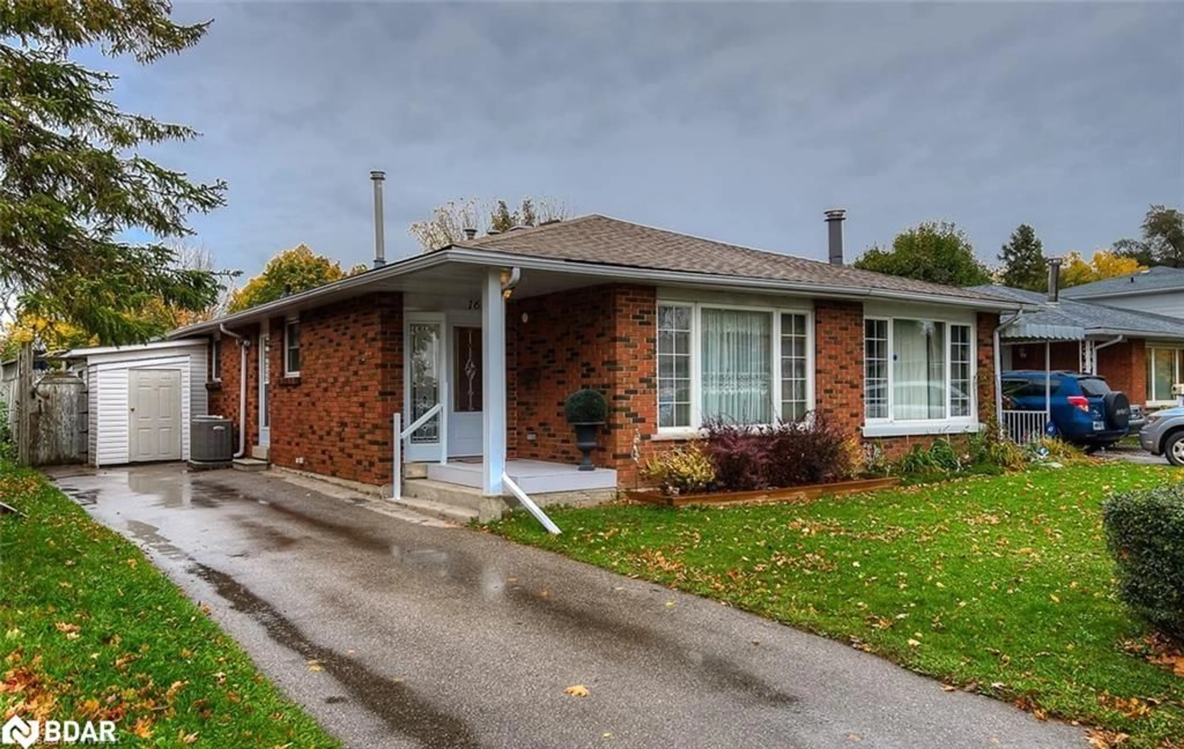 Home with brick exterior material for 162 Mooregate Cres, Kitchener Ontario N2M 2G1