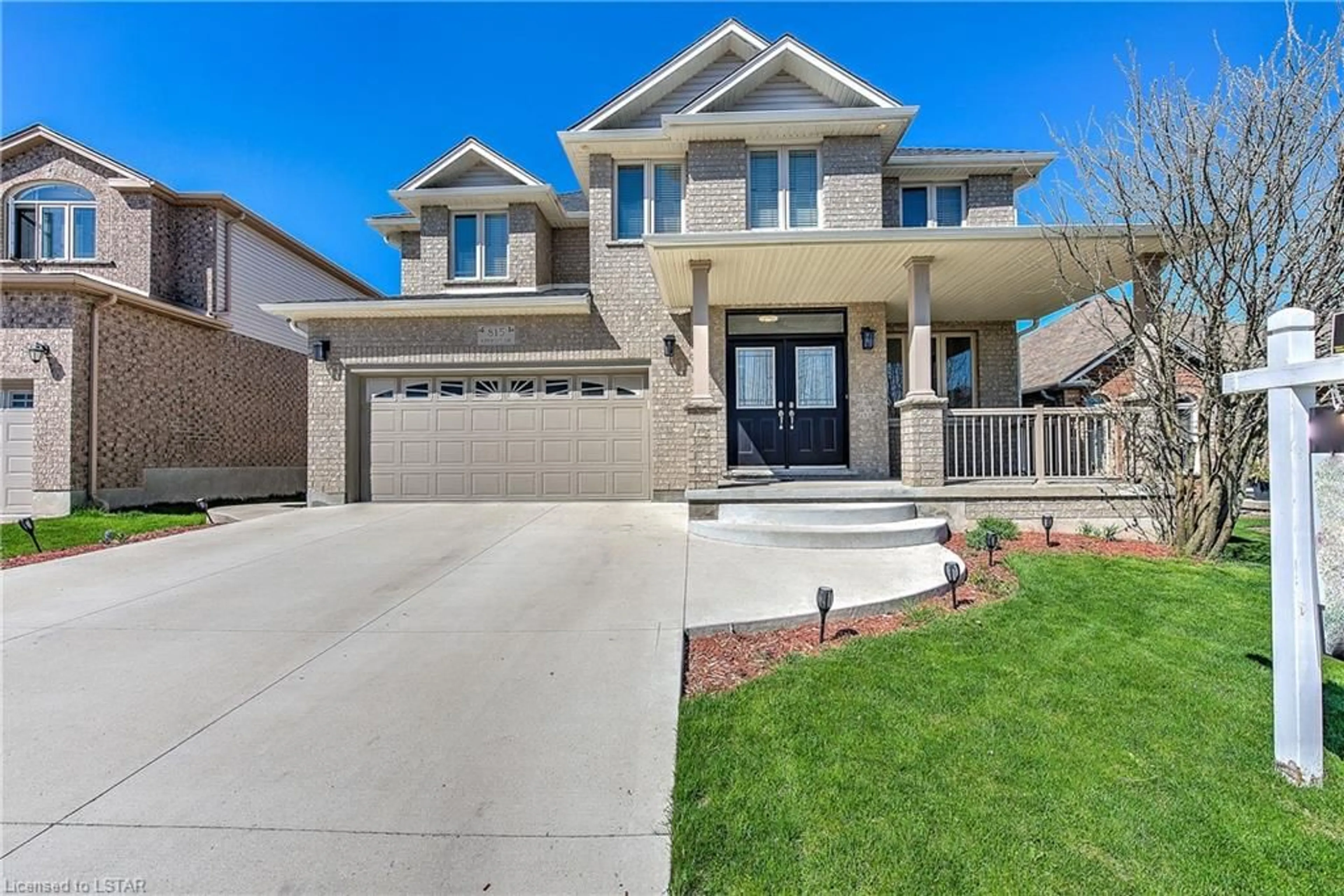 Frontside or backside of a home for 815 Apricot Dr, London Ontario N6K 5A8