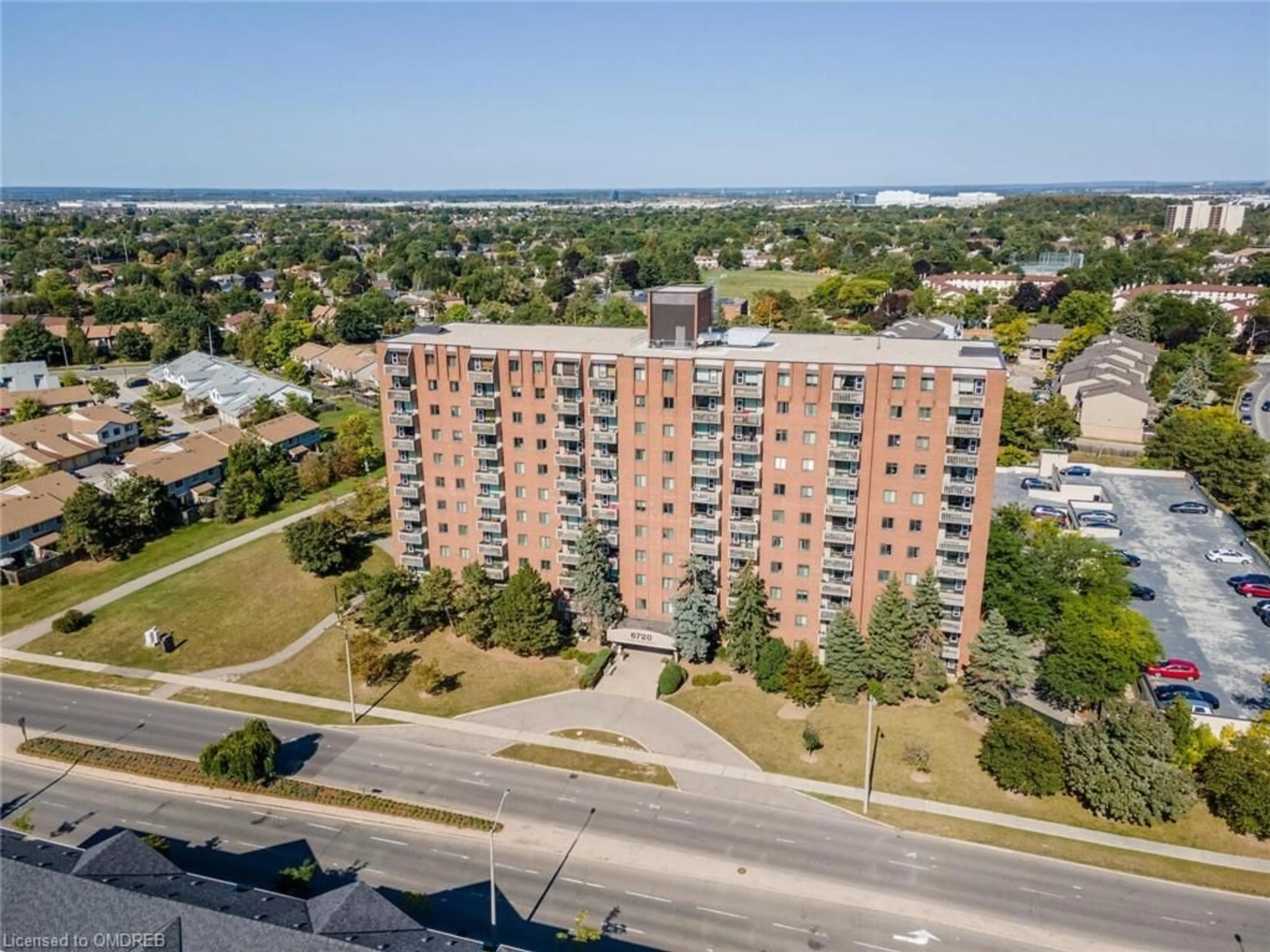 A pic from exterior of the house or condo for 6720 Glen Erin Dr #610, Mississauga Ontario L5N 3K8