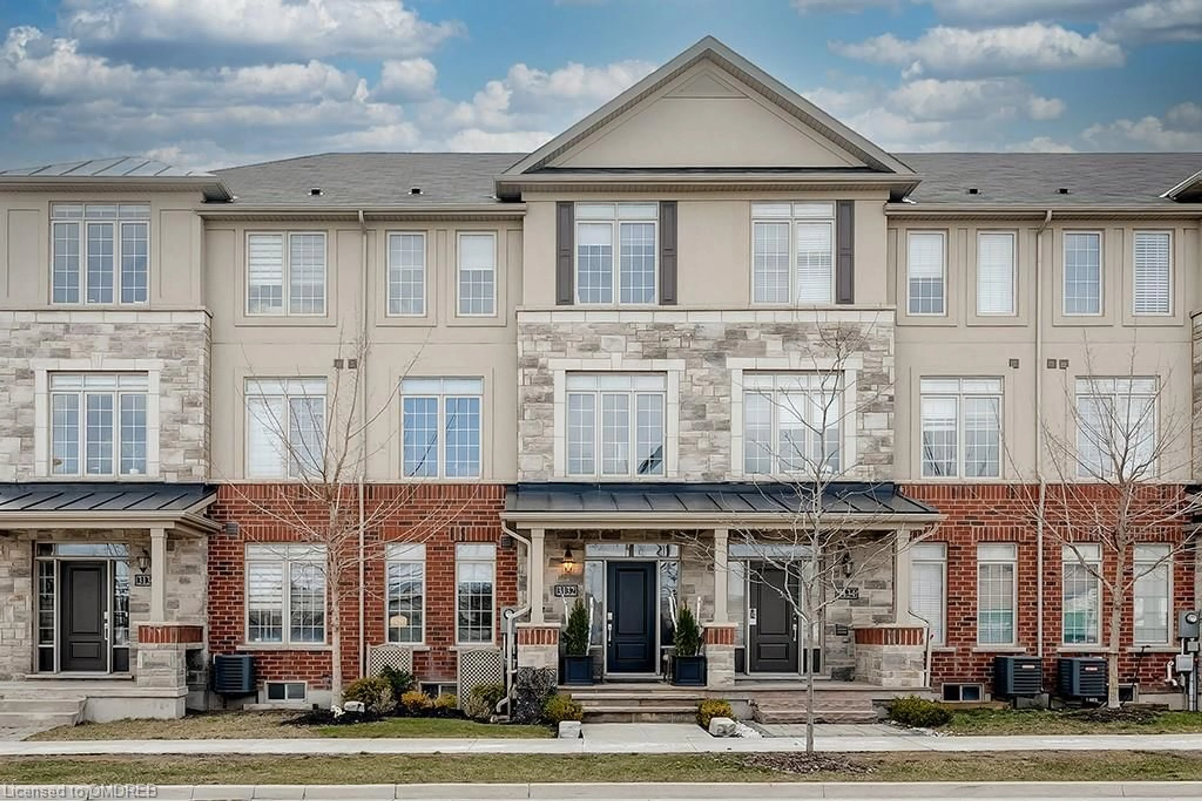A pic from exterior of the house or condo for 3132 Postridge Dr, Oakville Ontario L6H 0P9