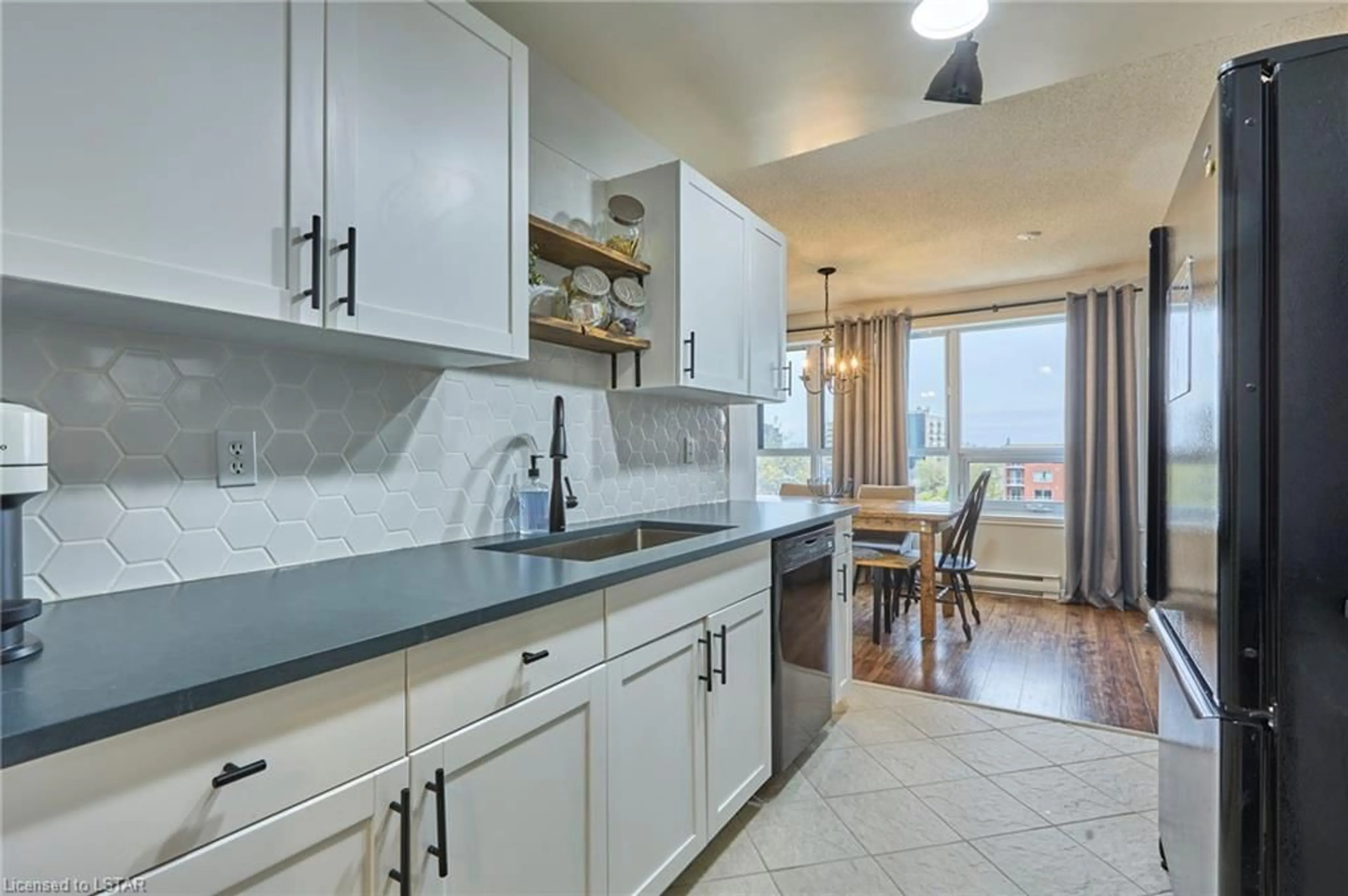 Kitchen for 95 Base Line Rd #702, London Ontario N6J 4X3